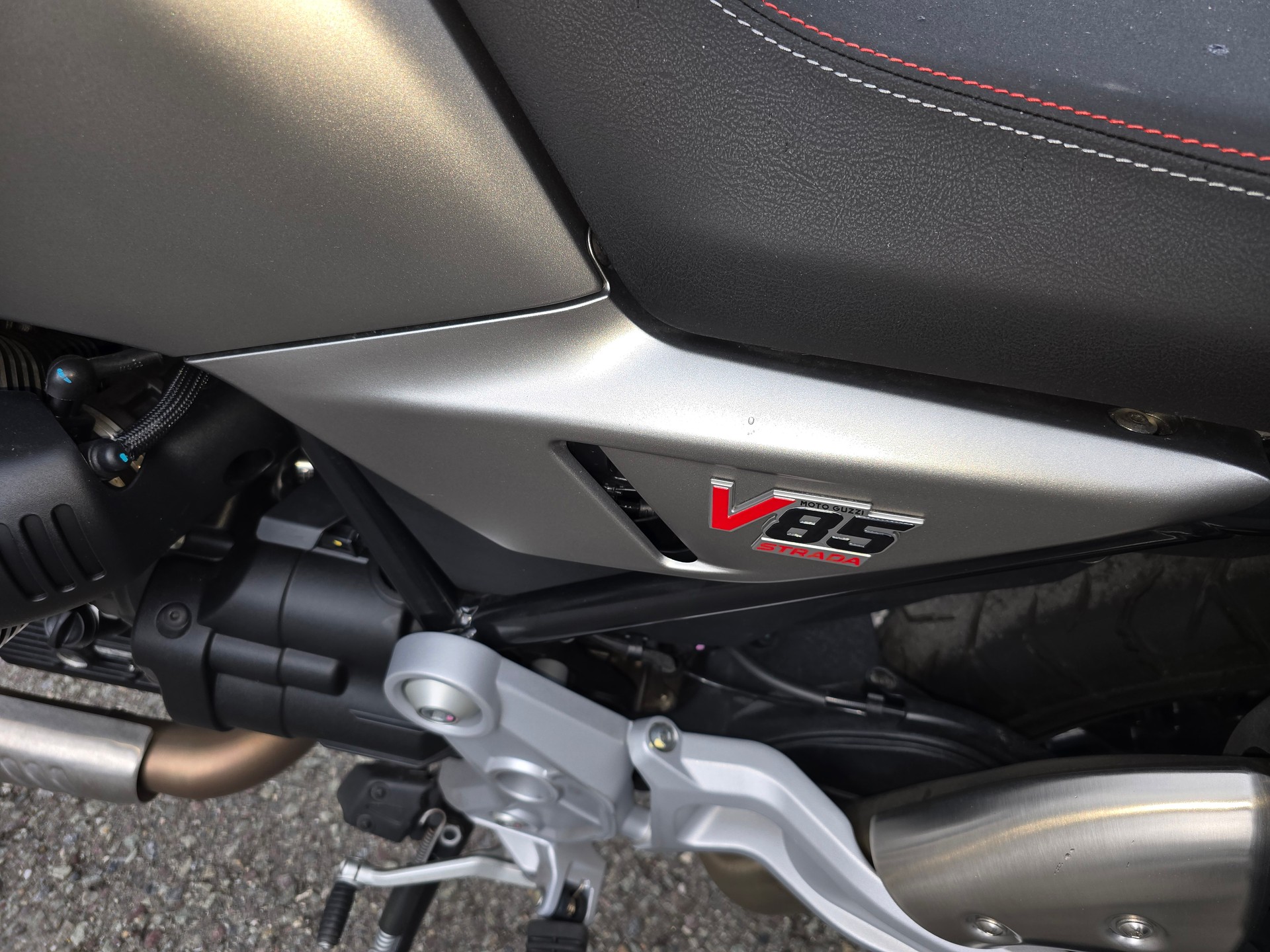 MOTO GUZZI V85 TT Strada E5+-image-9
