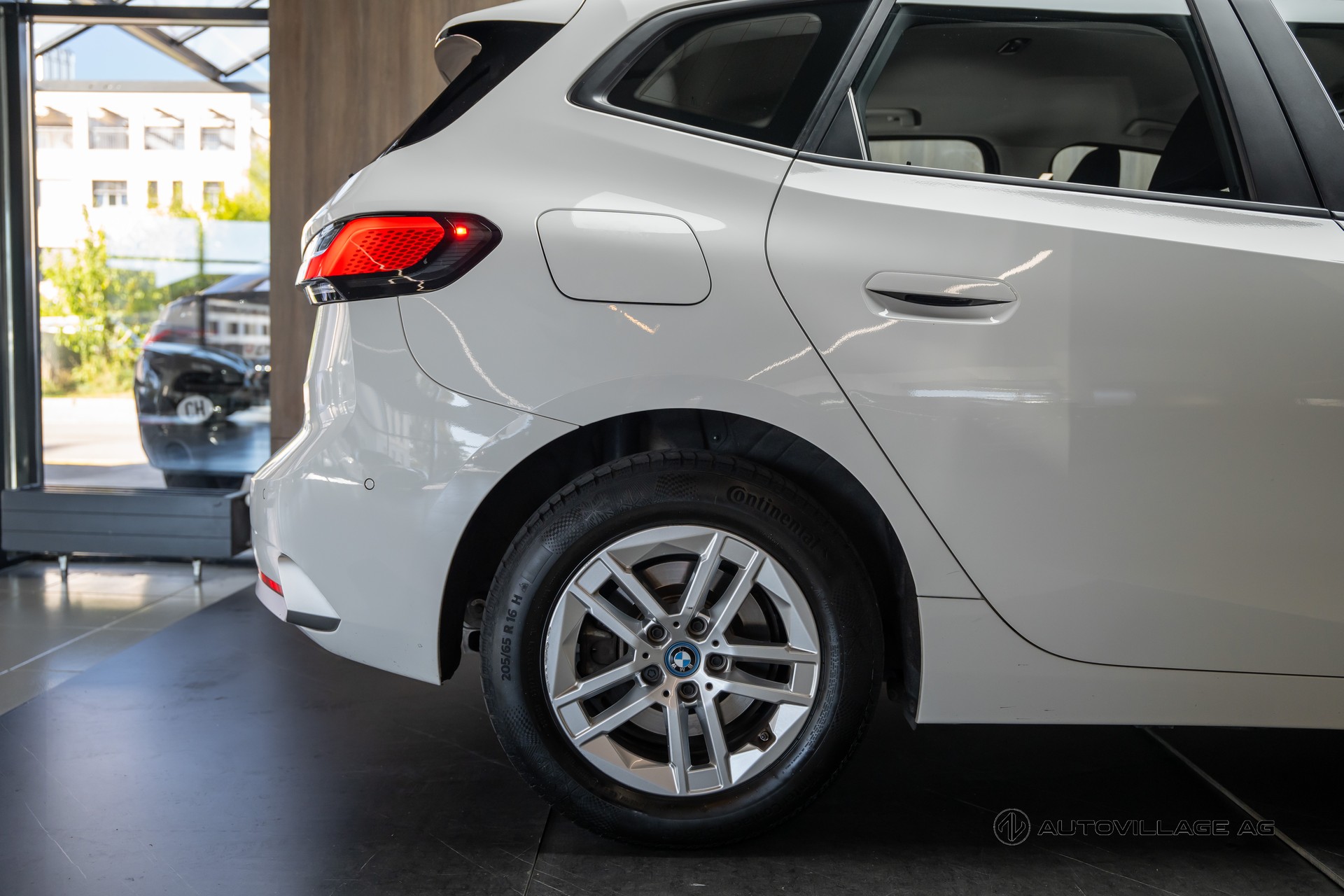 BMW 225e xDrive Active Tourer-image-25