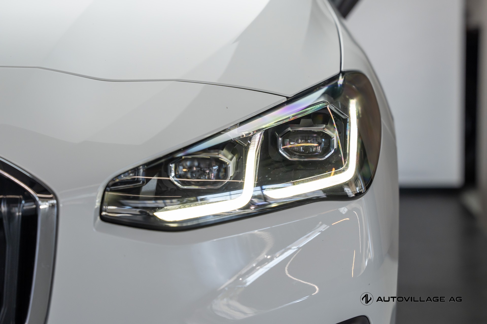 BMW 225e xDrive Active Tourer-showroom-element-2