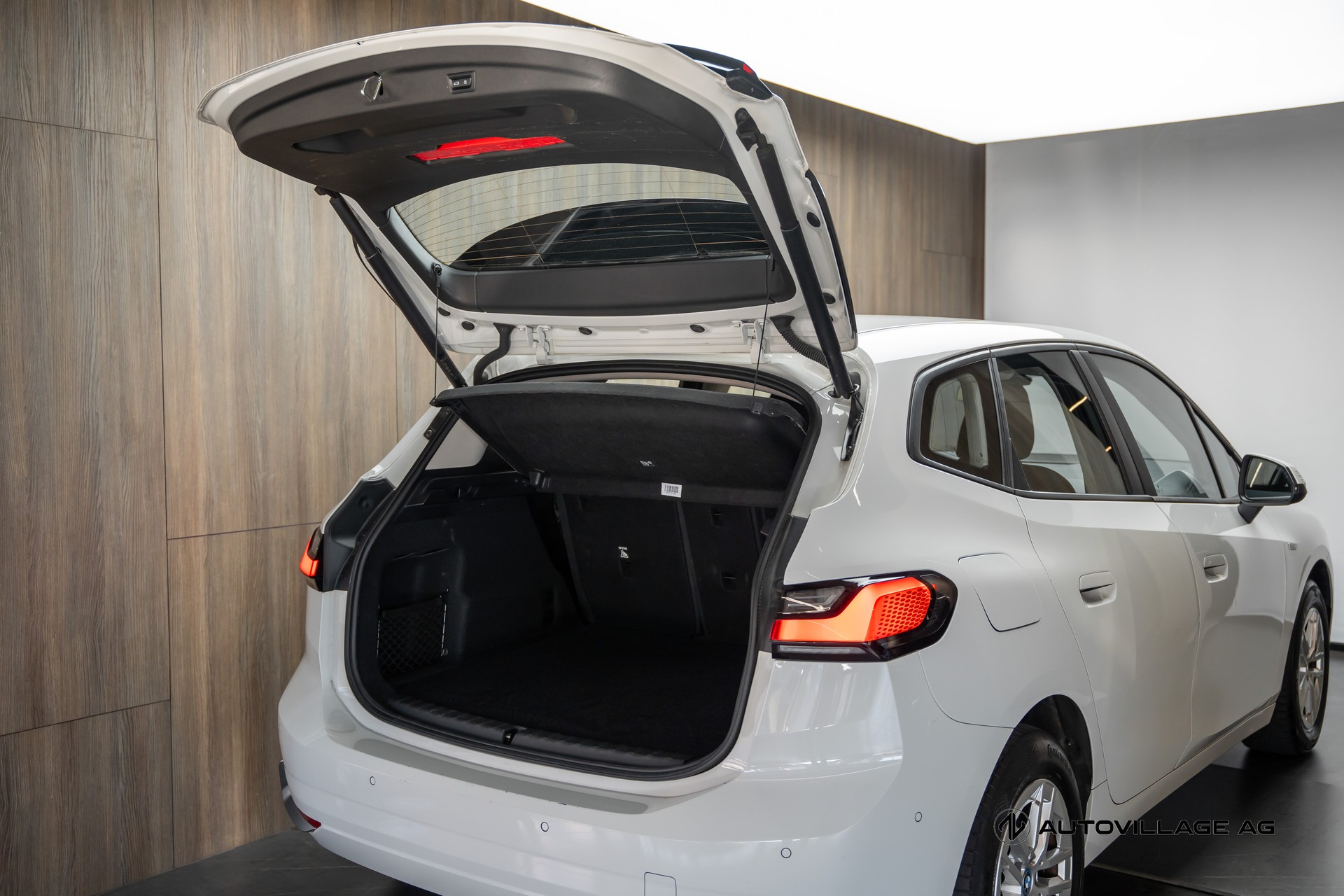 BMW 225e xDrive Active Tourer-image-26
