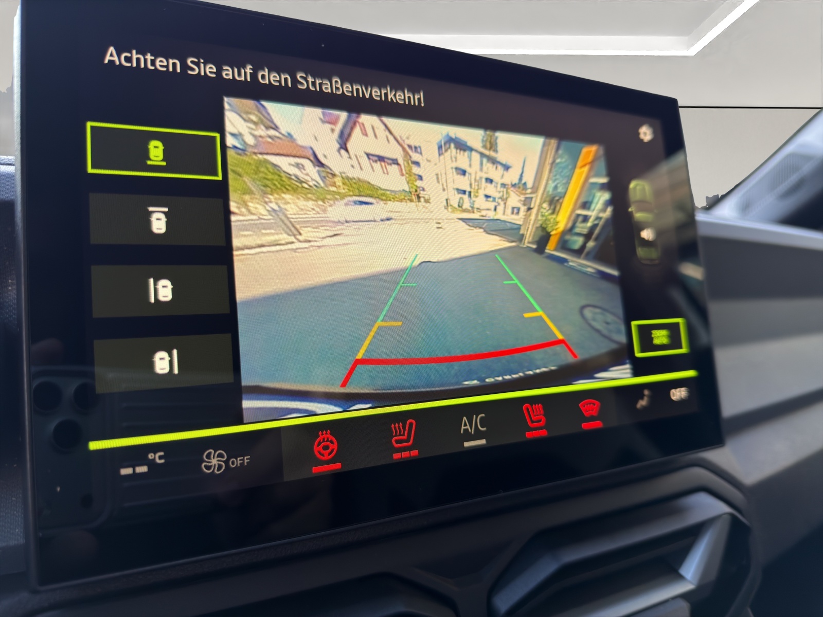 DACIA Duster 1.8 Hybrid Journey-image-10