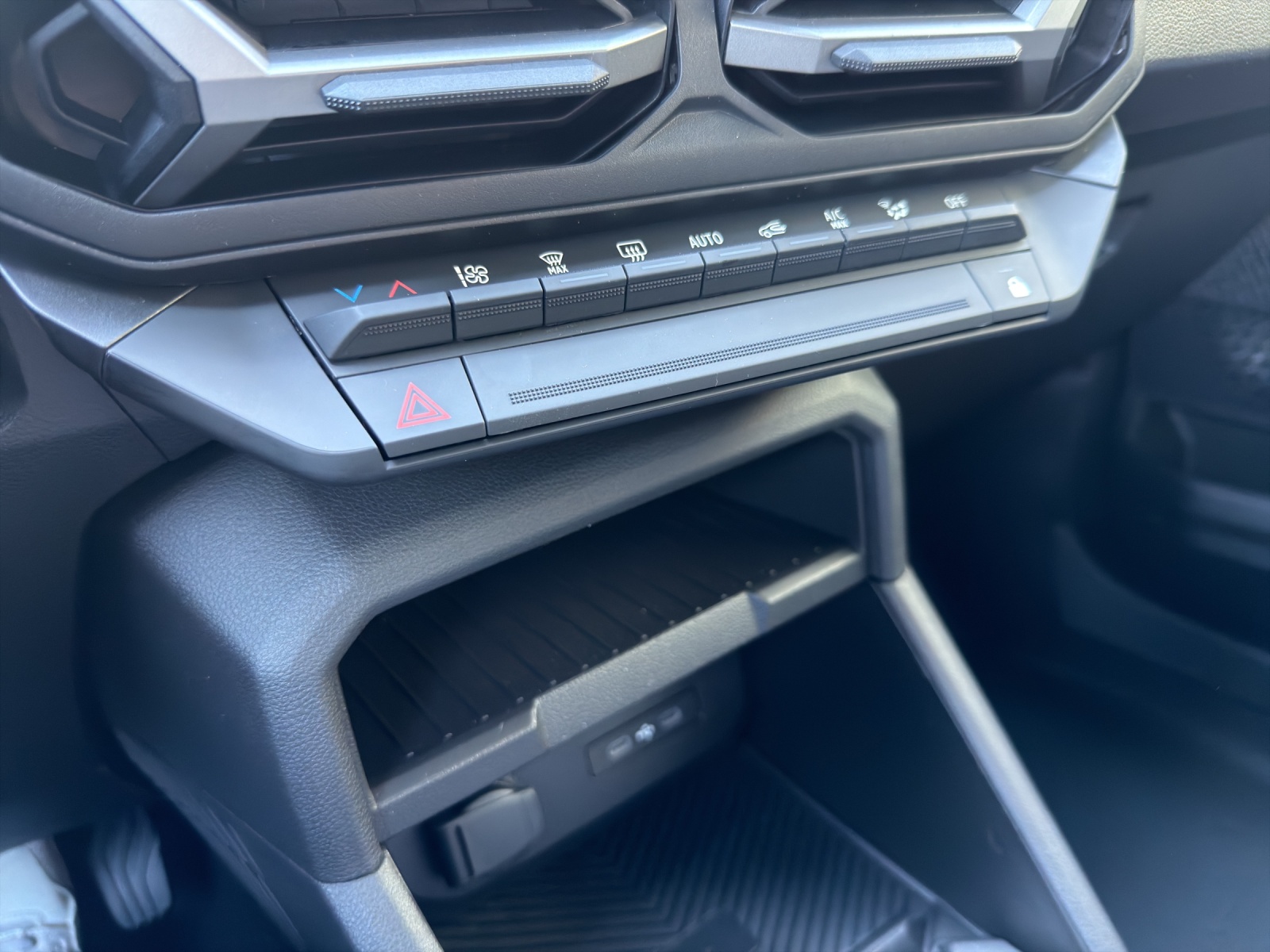 DACIA Duster 1.8 Hybrid Journey-image-9