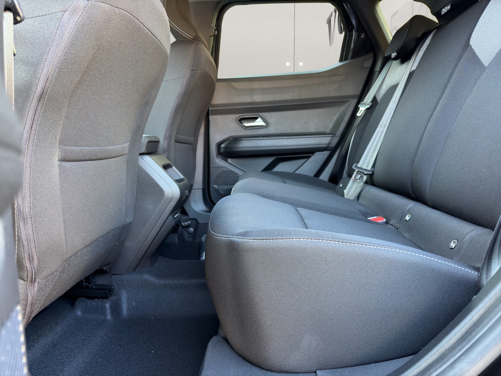 DACIA Duster 1.8 Hybrid Journey-image-16