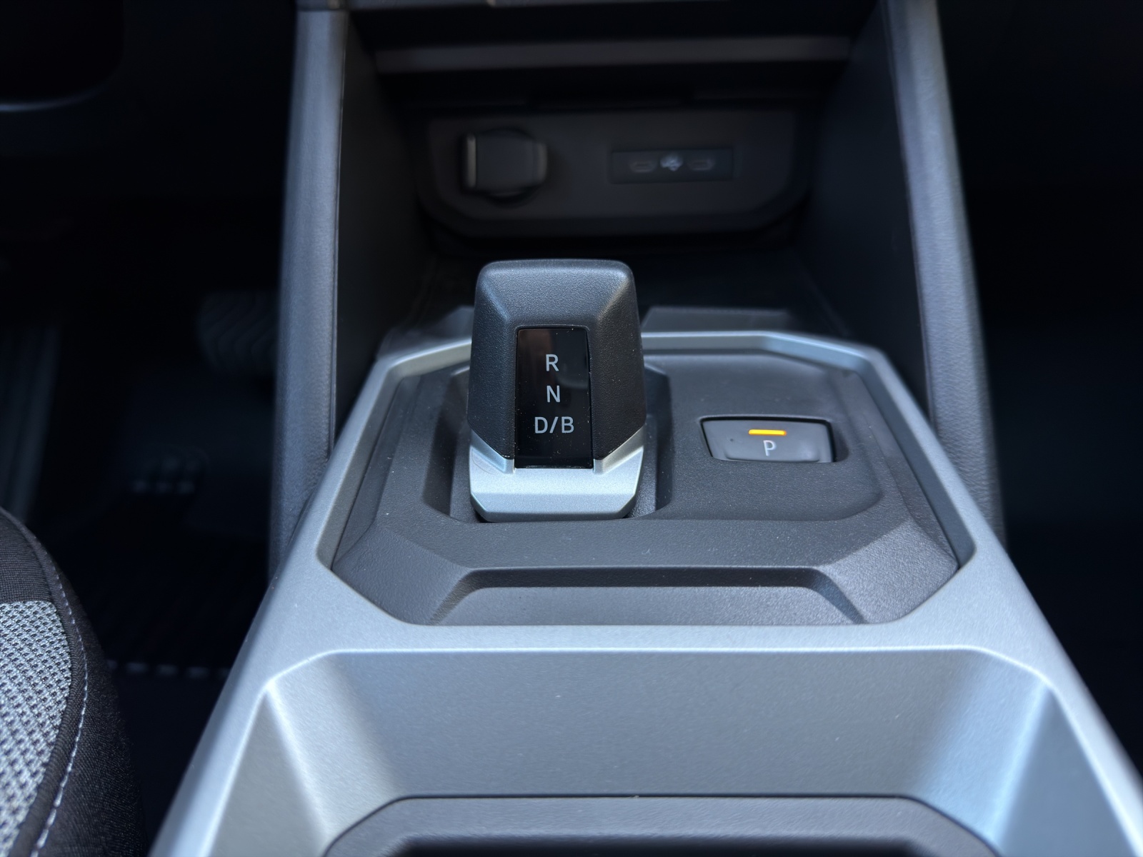 DACIA Duster 1.8 Hybrid Journey-image-8