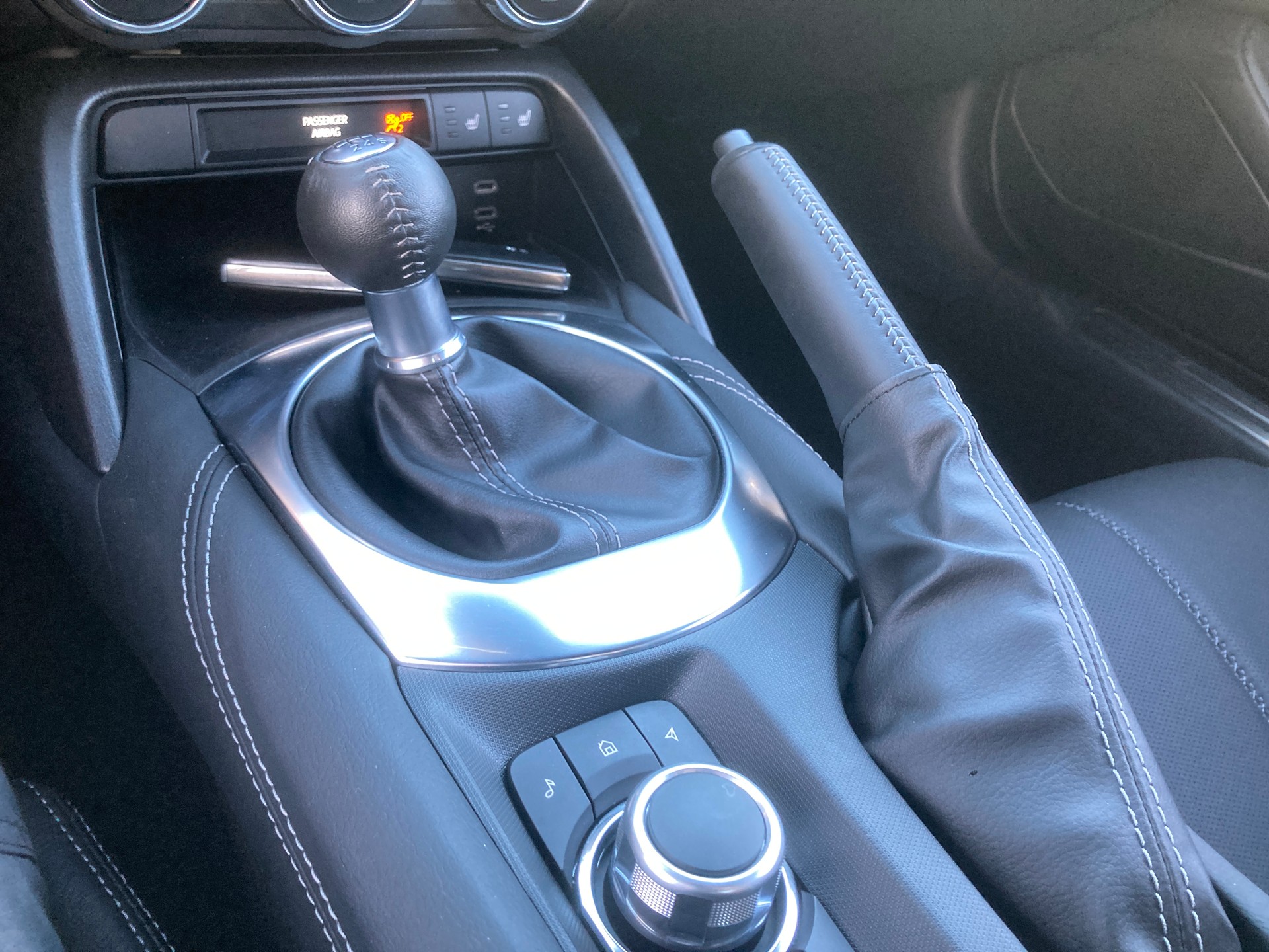 MAZDA MX-5 Skyactiv-G 132 Exclusive-line-image-13