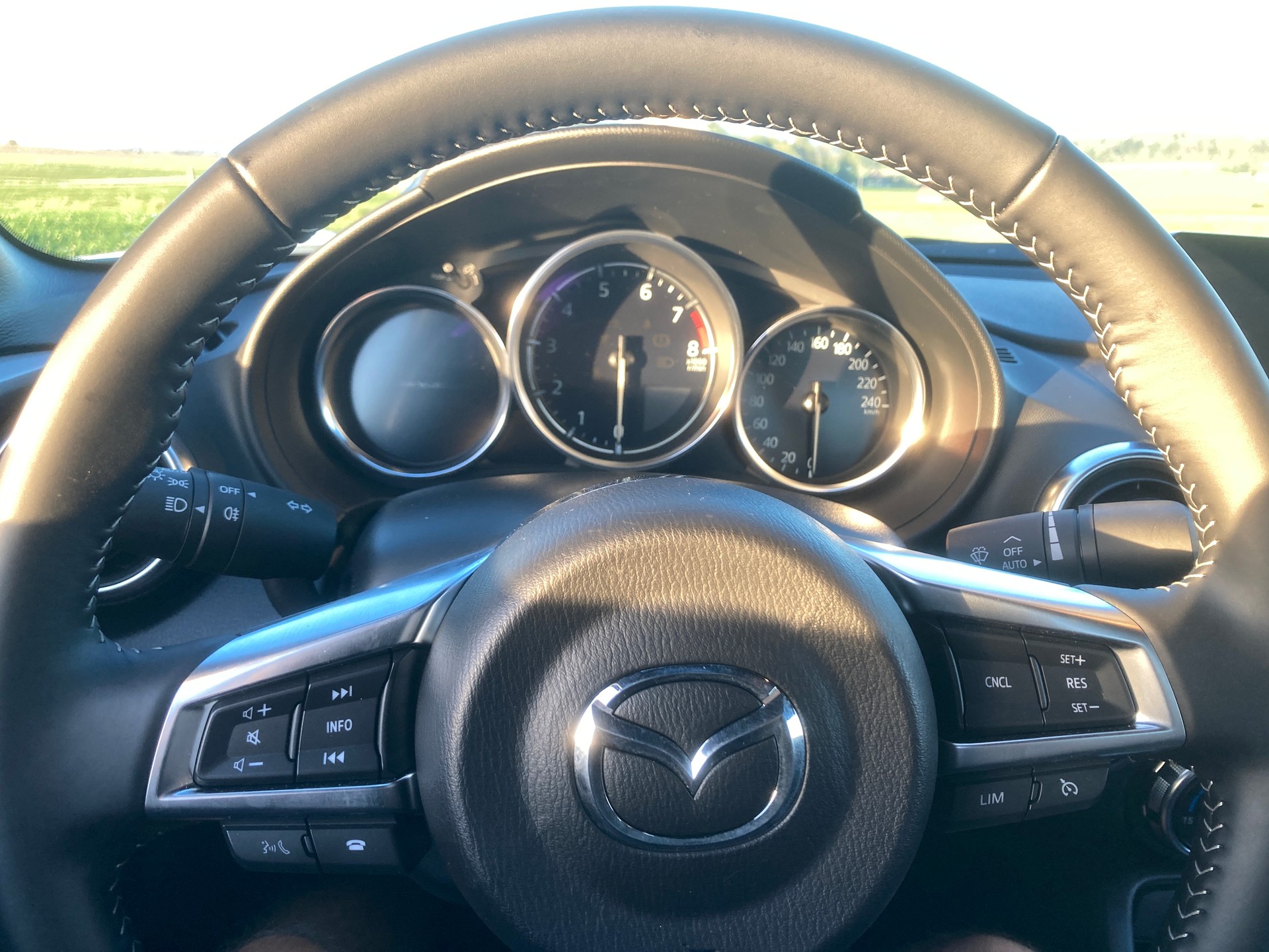 MAZDA MX-5 Skyactiv-G 132 Exclusive-line-image-14
