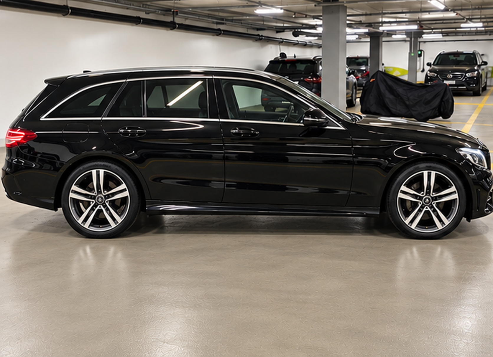 MERCEDES-BENZ C 200 Swiss Star AMG Line 4M 9G-Tronic-showroom-element-2