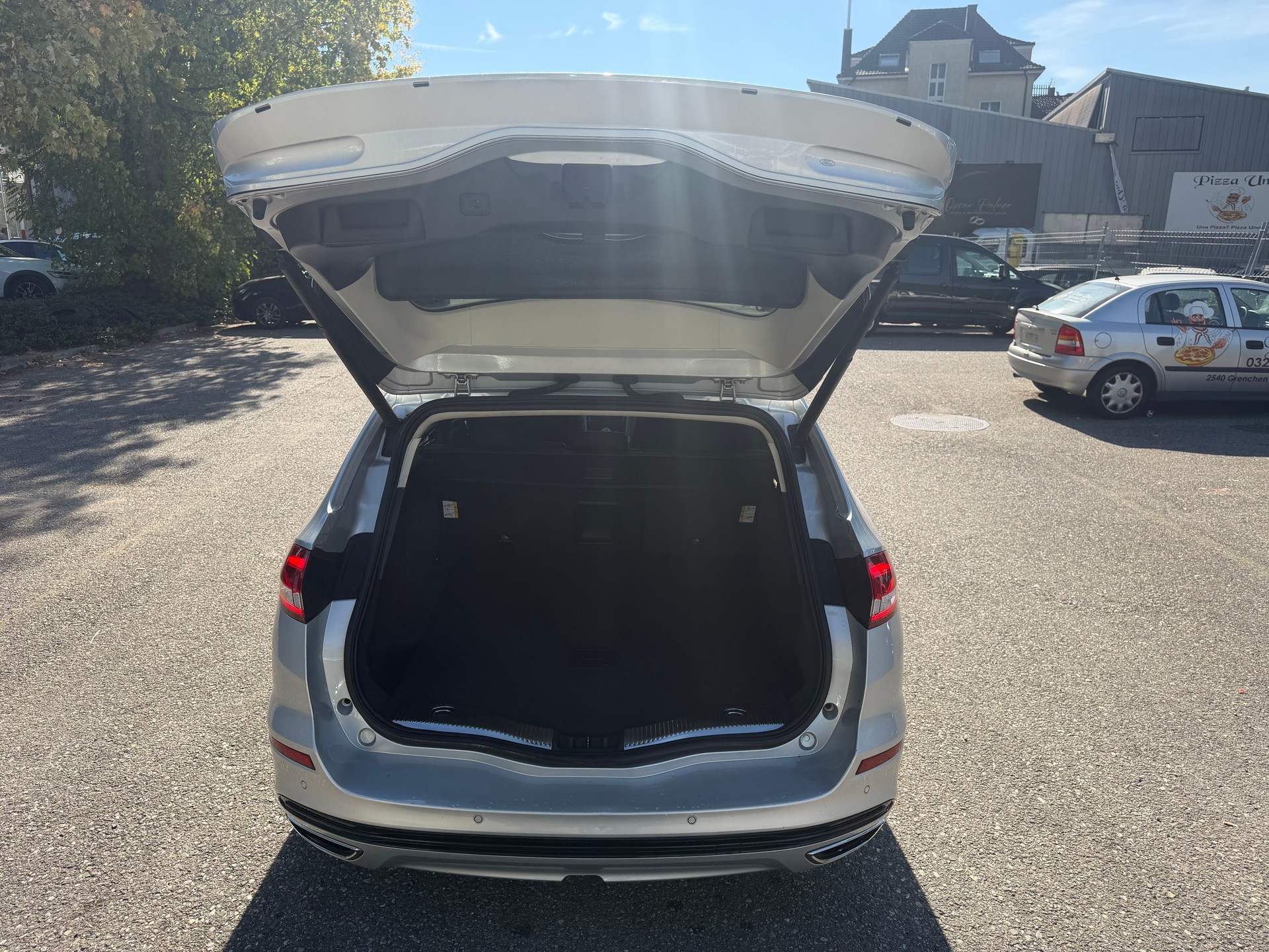 FORD Mondeo 2.0 TDCi Trend Automatik ** Gr-Navi ** RF-Kamera ** Sitzmemory ** Anh-Kupplung ** PDC V+H ** Frisch Ab MFK **-image-13
