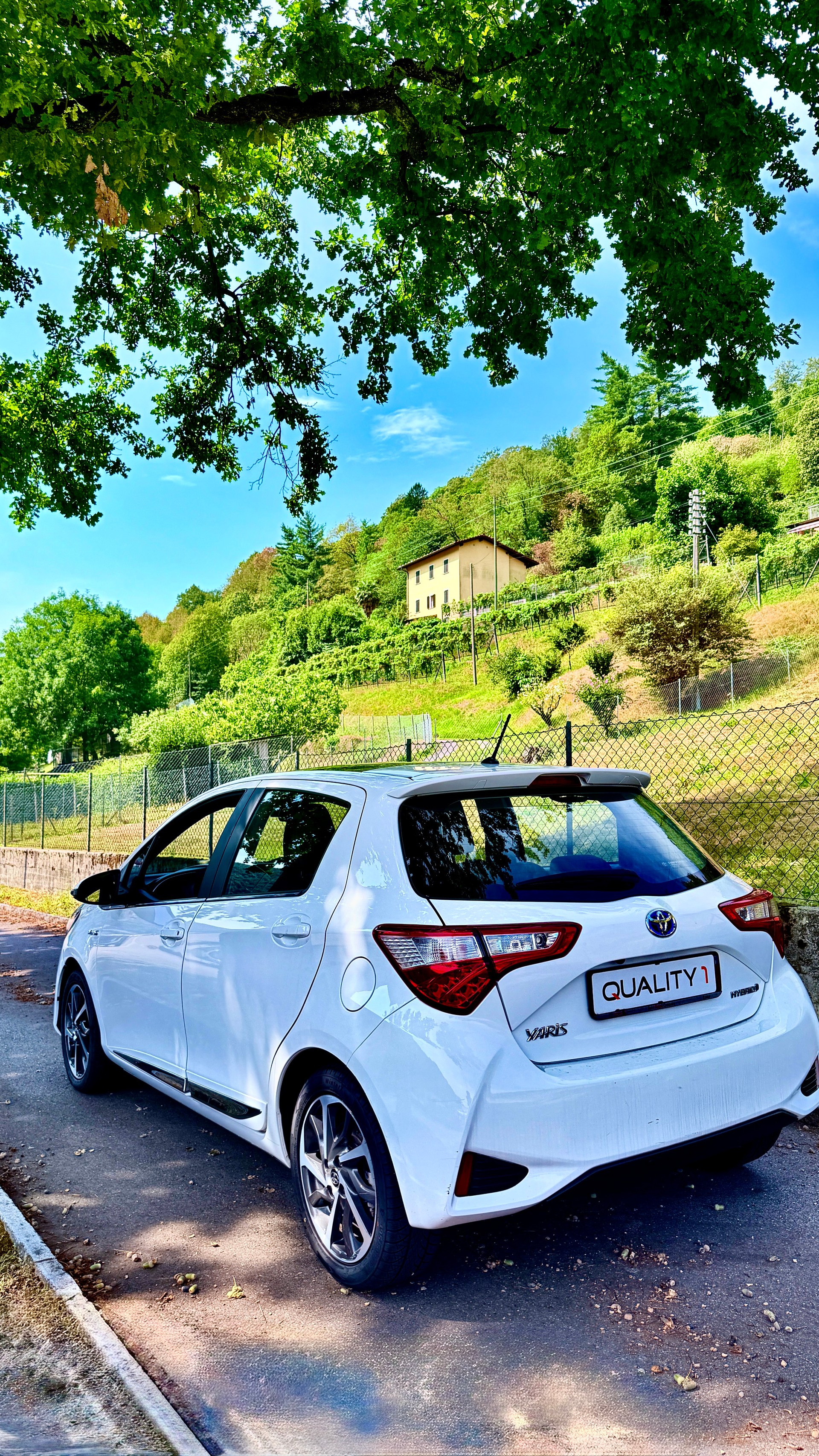TOYOTA Yaris 1.5 VVT-i Hybrid Style e-CVT-image-3