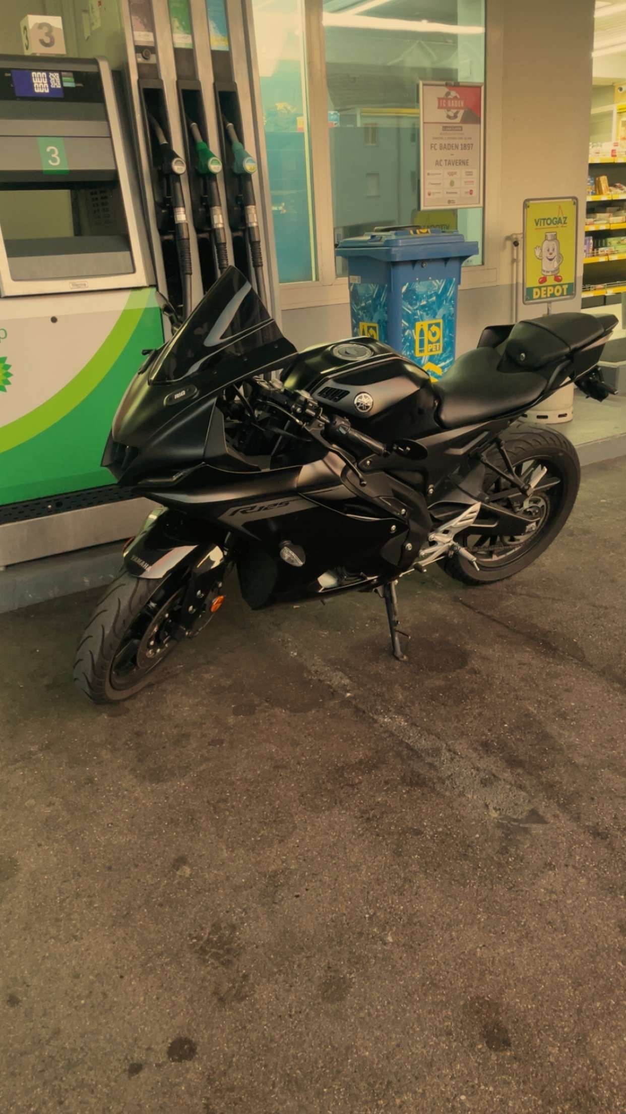 YAMAHA YZF-R 125 ABS-image-0