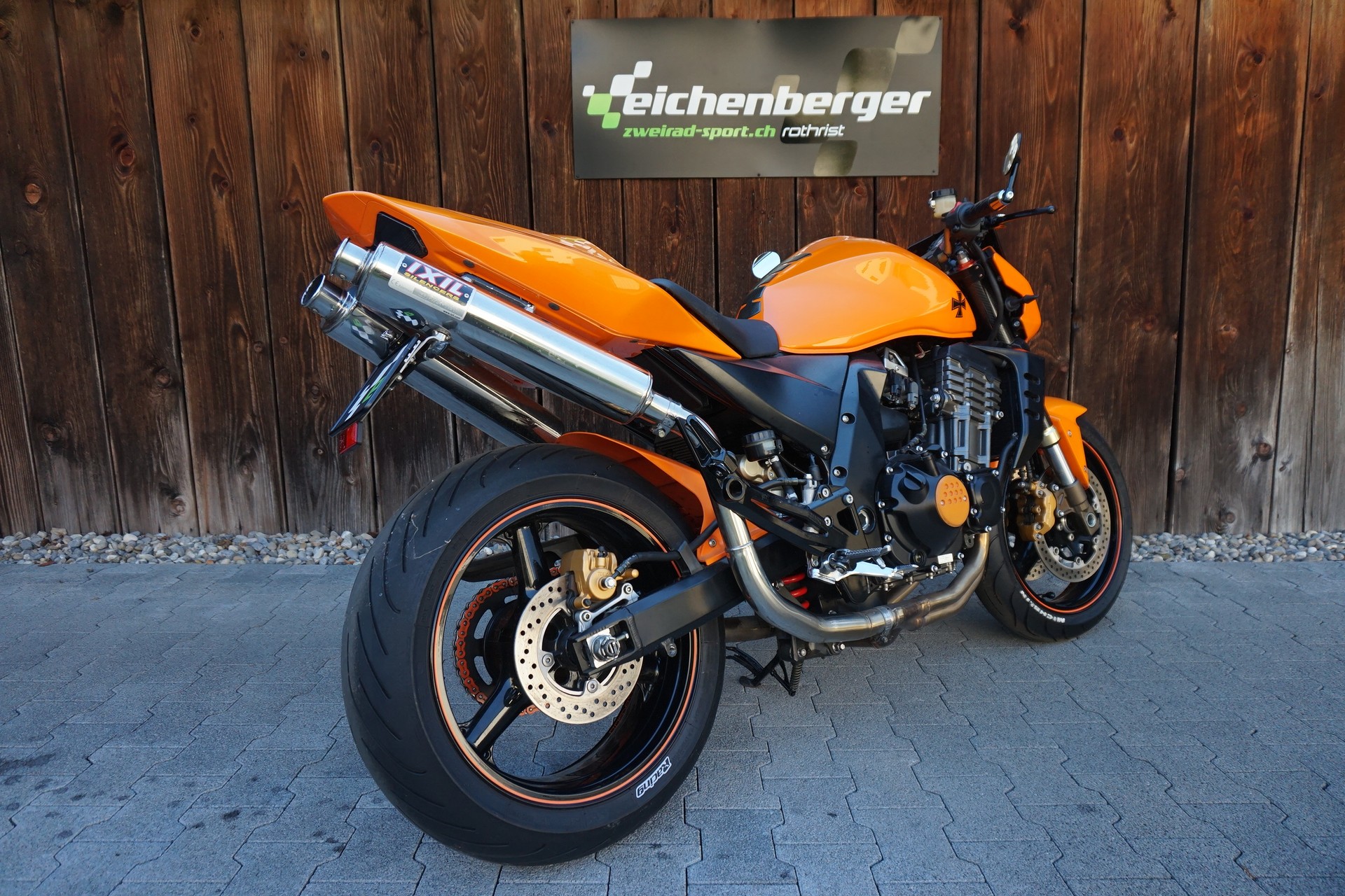 KAWASAKI Z 1000 mit IXIL Auspuff-image-3