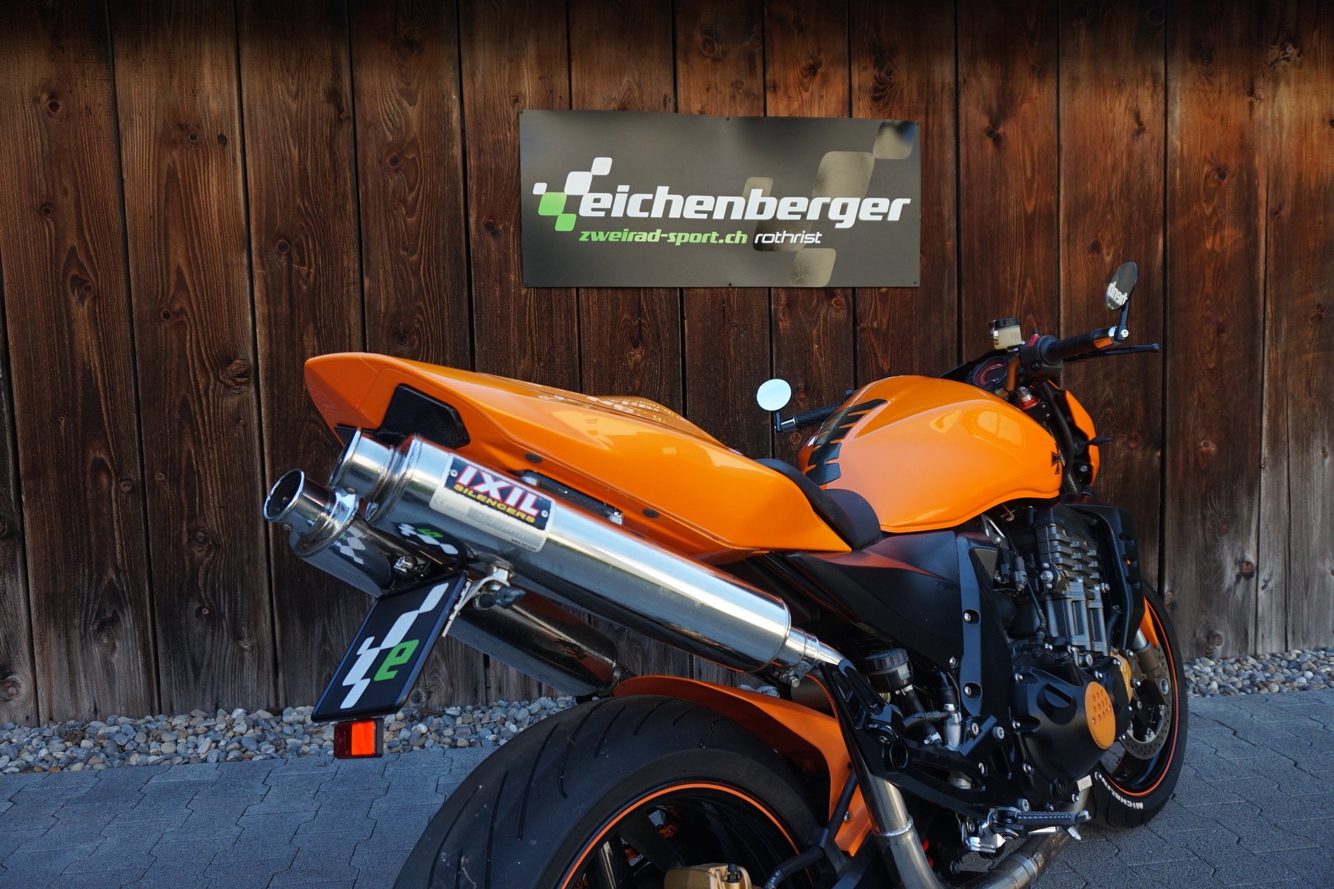 KAWASAKI Z 1000 mit IXIL Auspuff-image-5