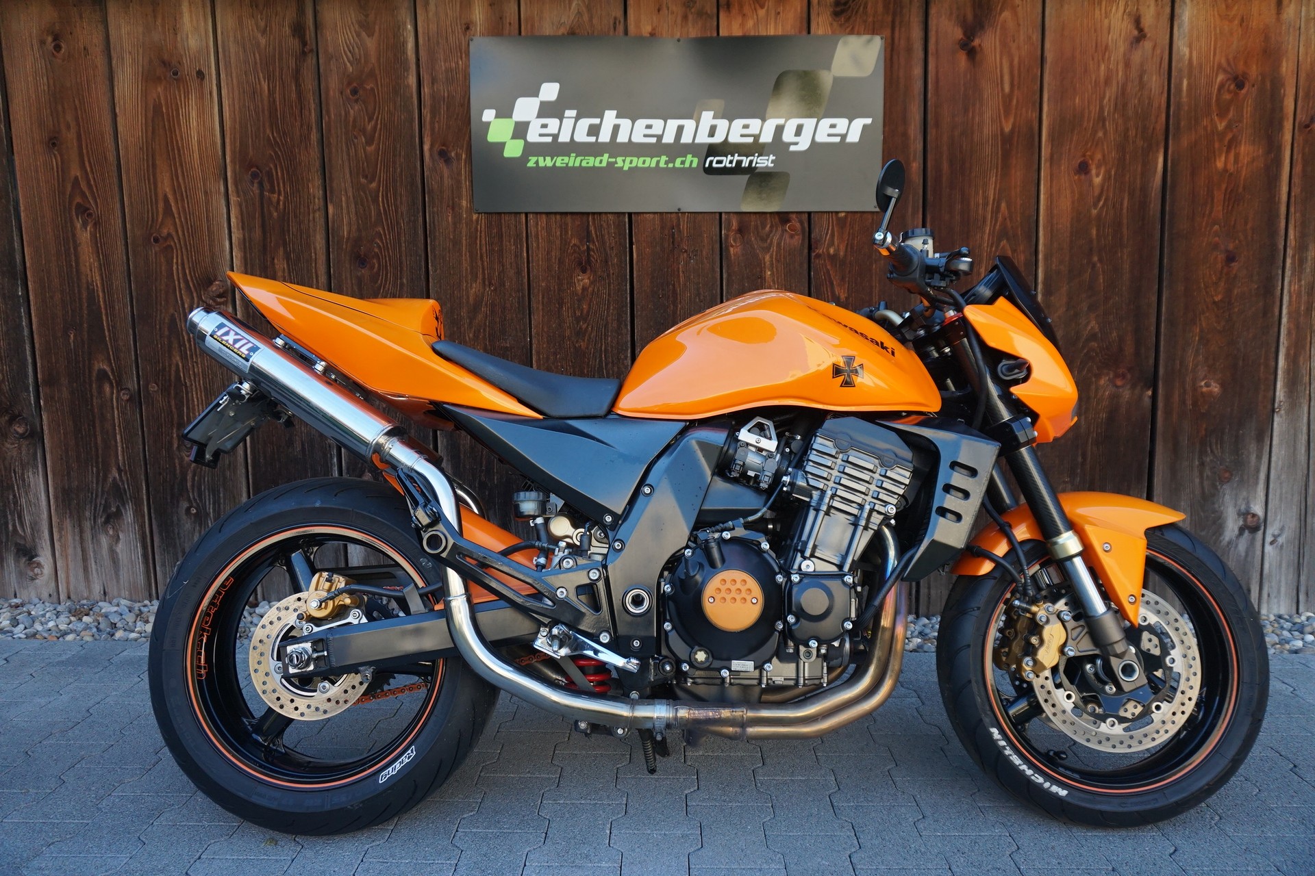 KAWASAKI Z 1000 mit IXIL Auspuff-image-2