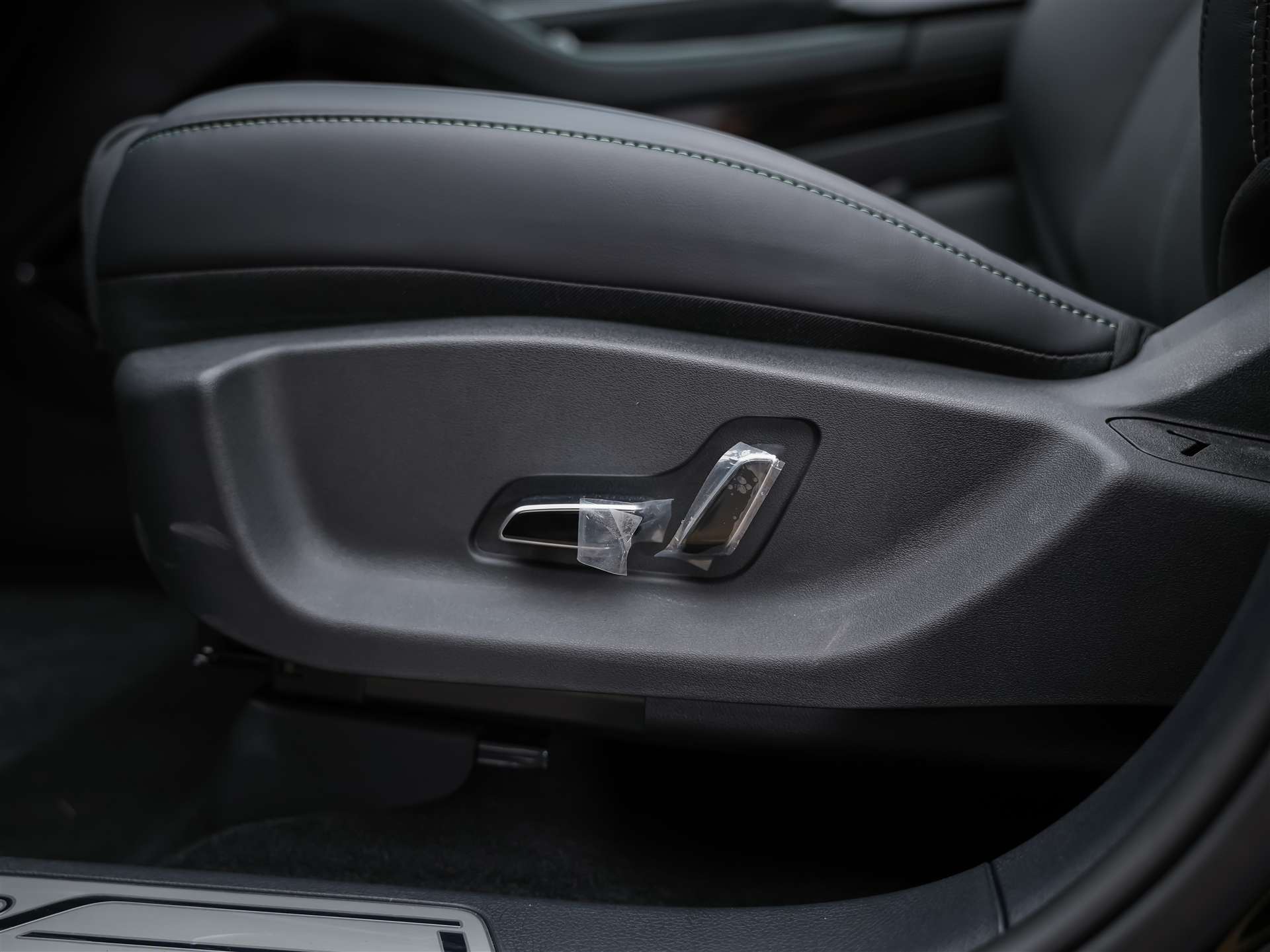 BYD Seal U DM-i Design AWD *Werksgarantie*Panorama*Sitzbelüftung*360° Kamera*-image-26