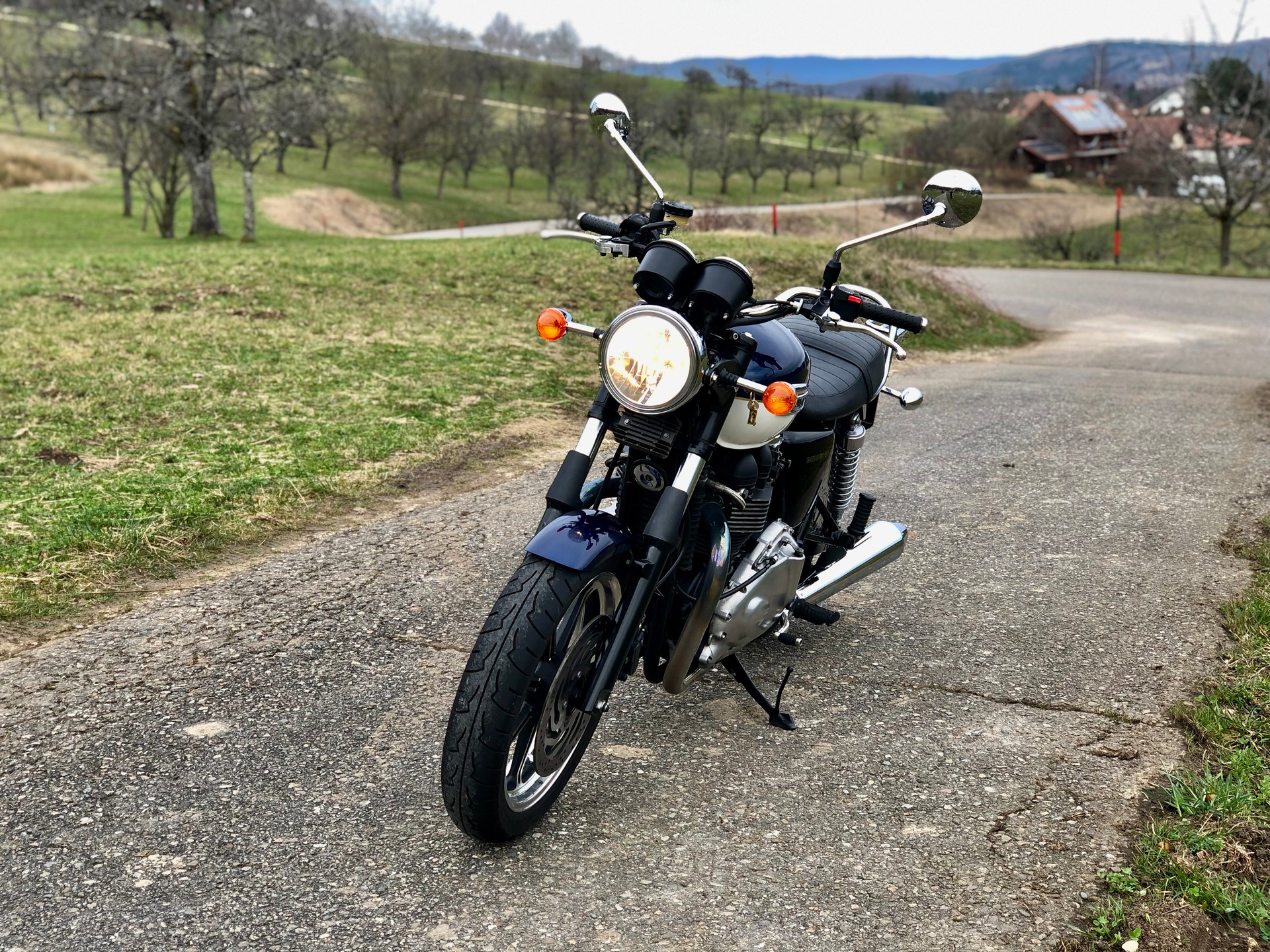 TRIUMPH Bonneville 900 i-image-7