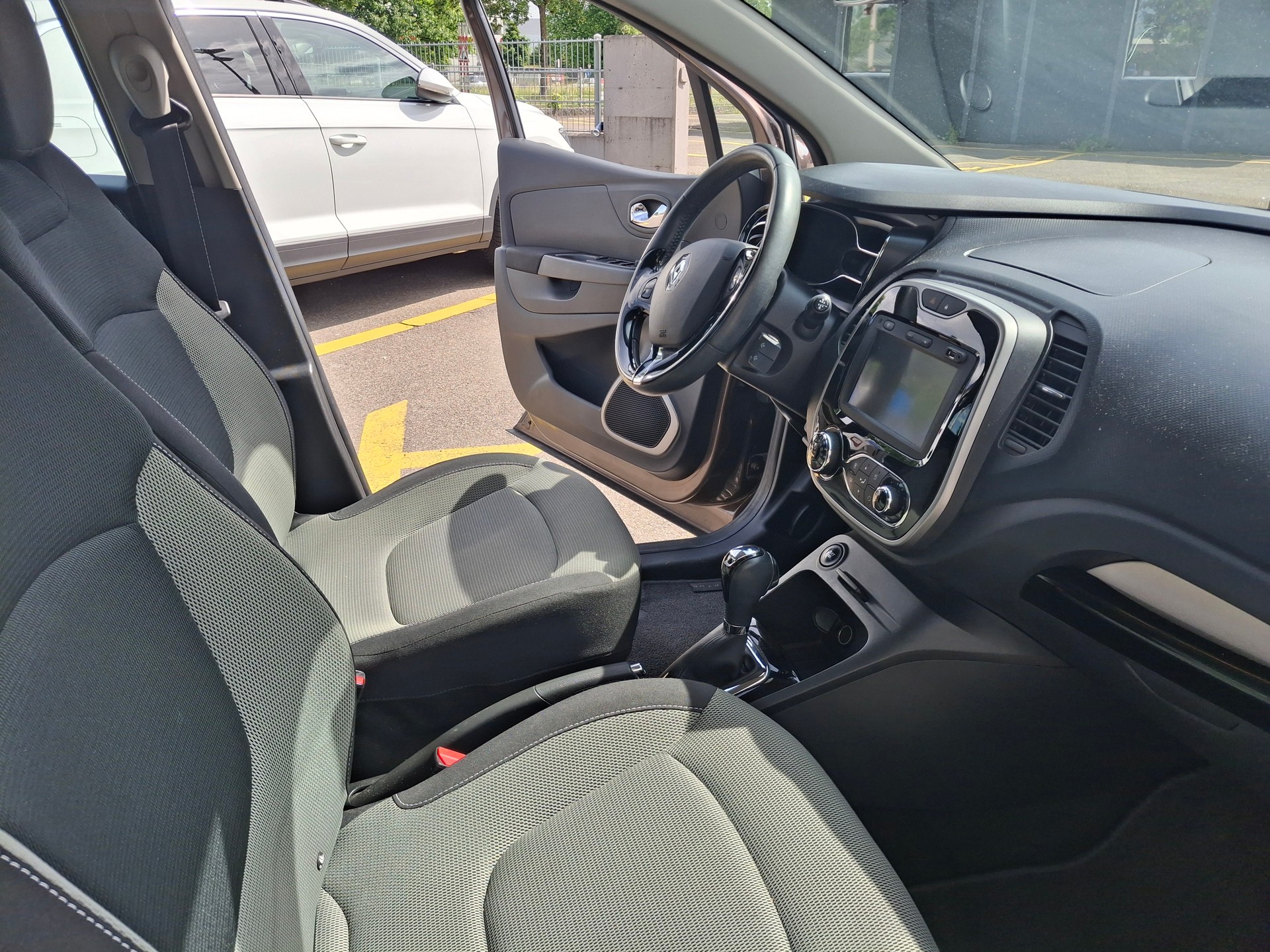 RENAULT Captur 1.2 T 16V Dynamique EDC-image-19