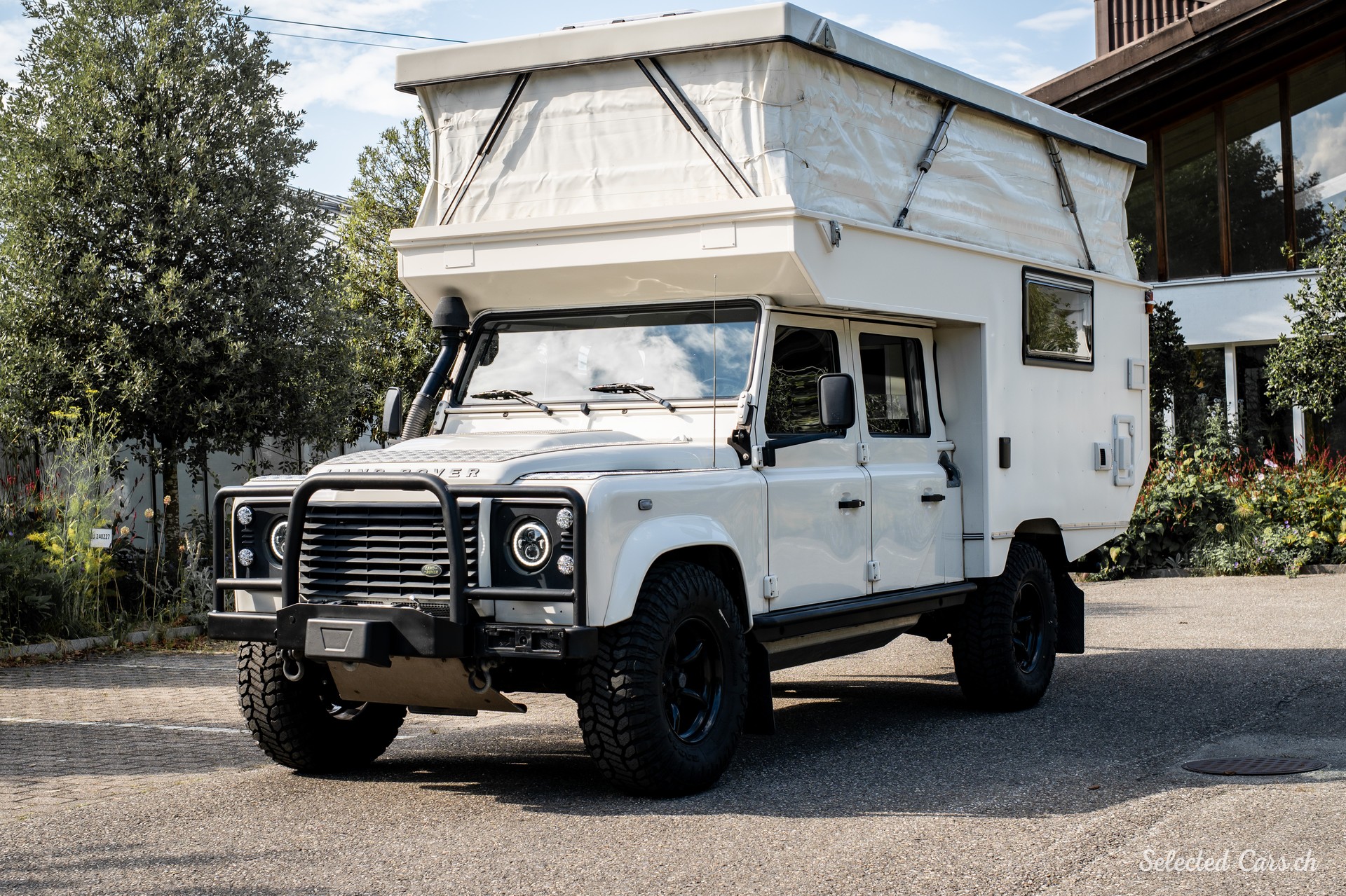 LAND ROVER Defender 130 2.4 Td4 DCPU-image-1