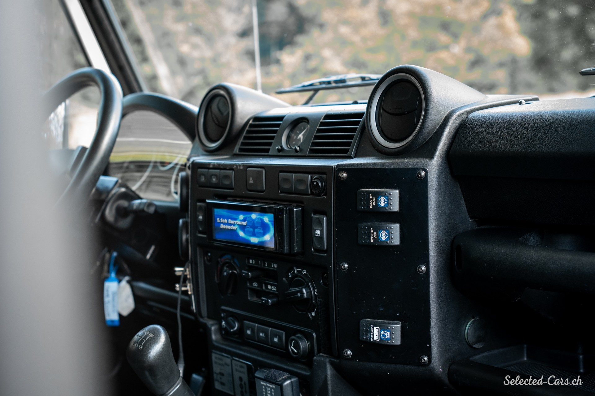 LAND ROVER Defender 130 2.4 Td4 DCPU-image-12