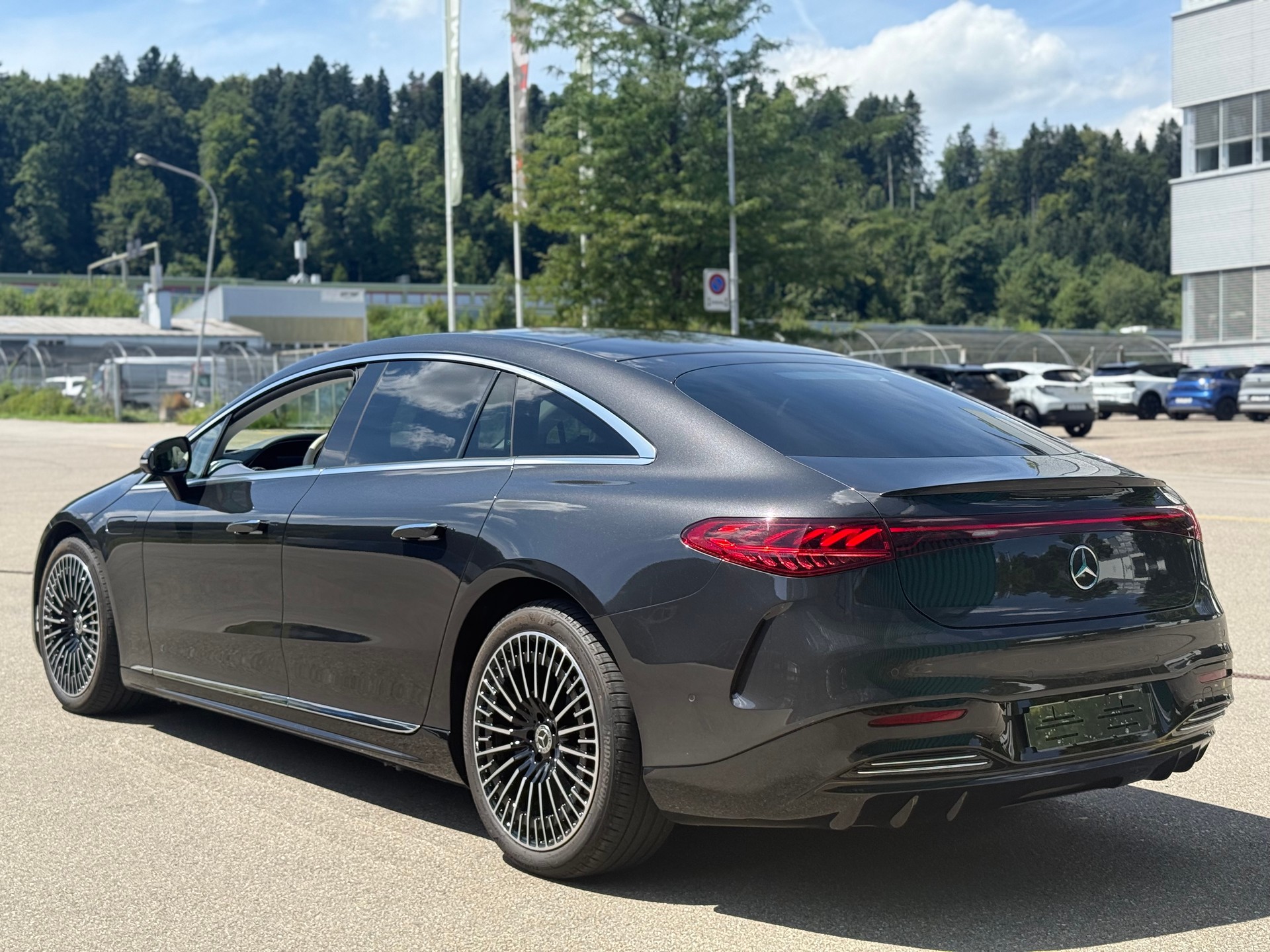 MERCEDES-BENZ EQS 580 4Matic-image-3