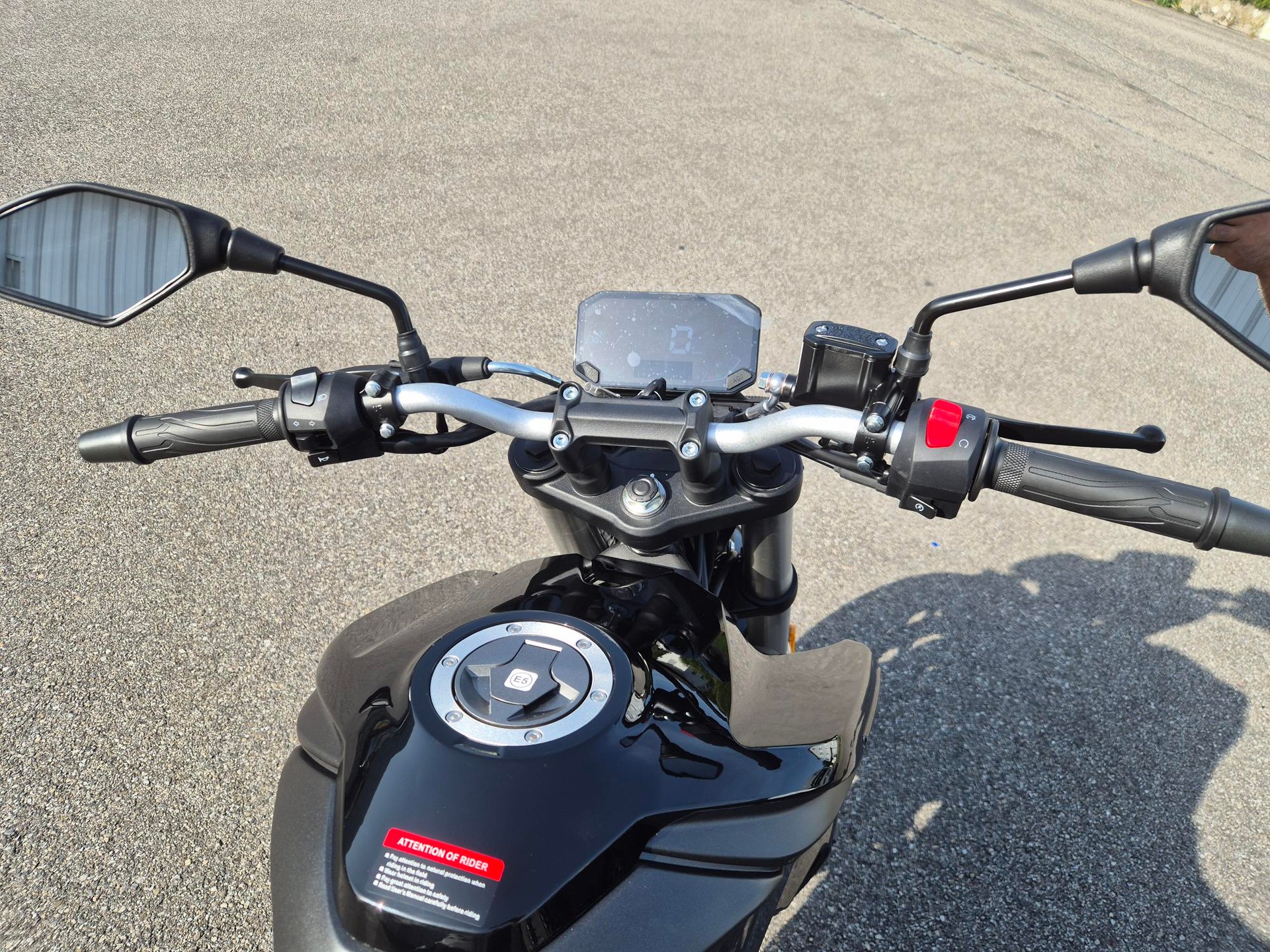 VOGE 125R mit ABS, LED,TFT Display-image-8