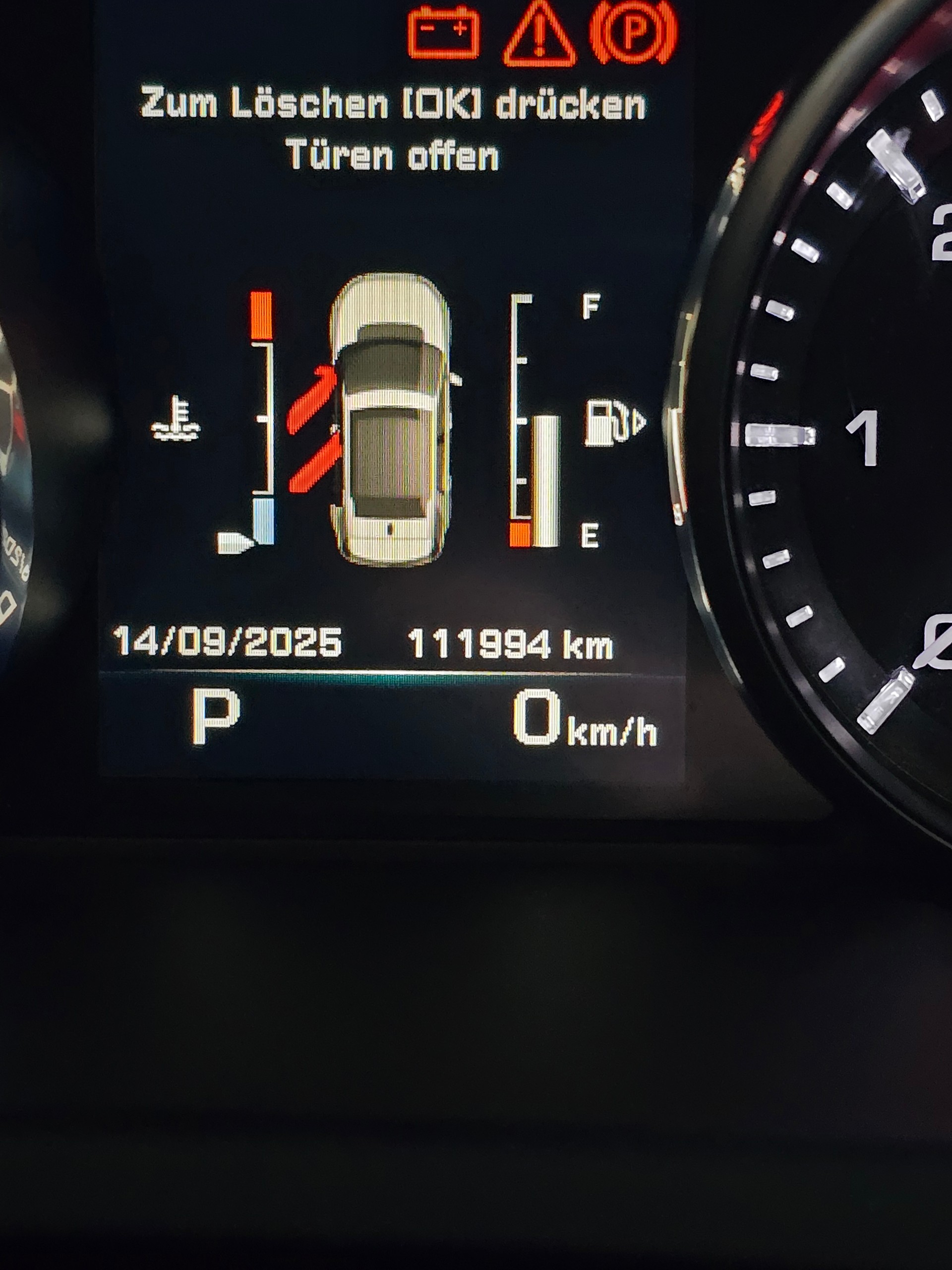 LAND ROVER Discovery Sport 2.0 TD4 SE AT9-image-12