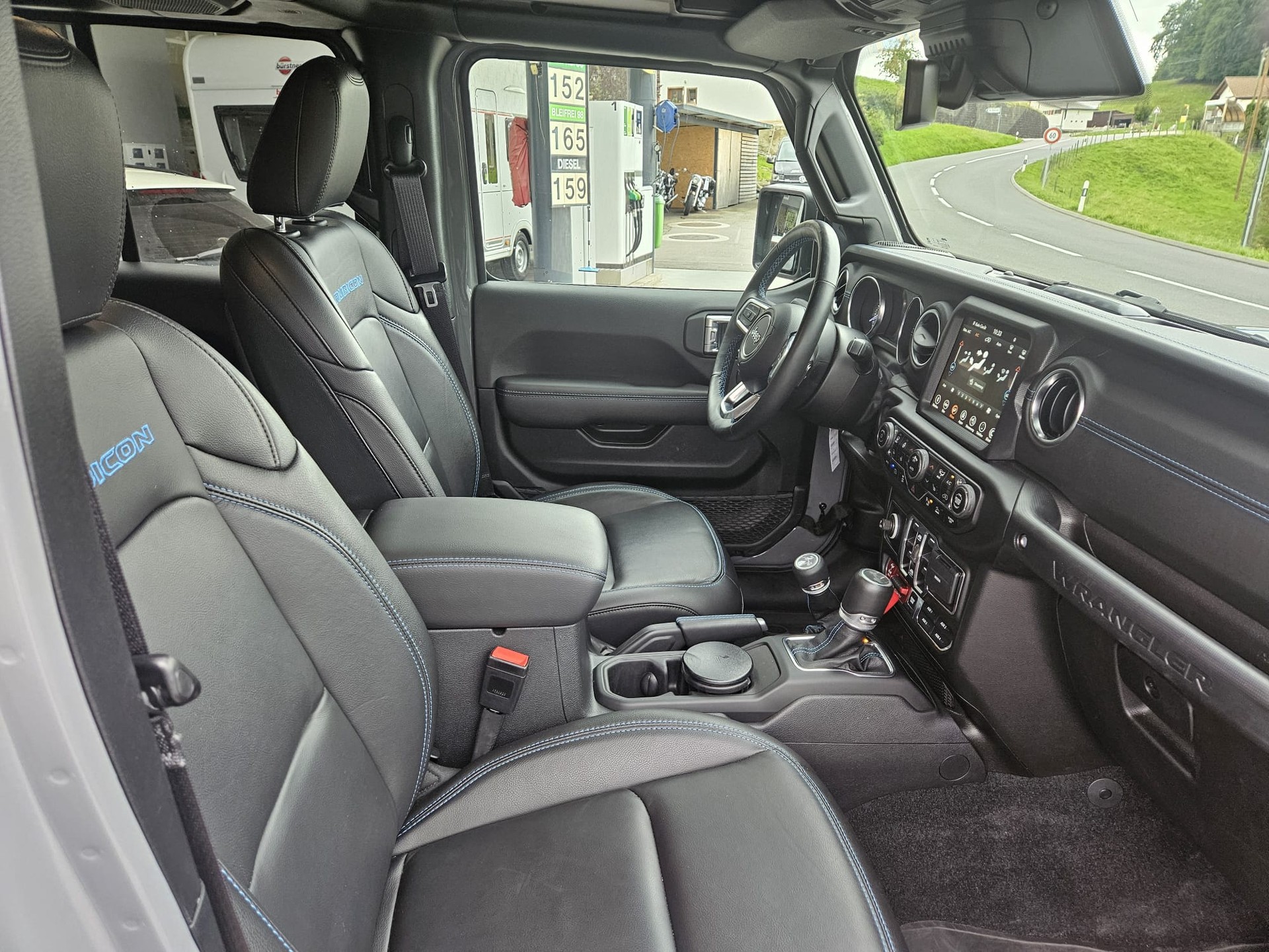 JEEP Wrangler 2.0 PHEV Unlimited Rubicon Automatic Soft Top-image-6