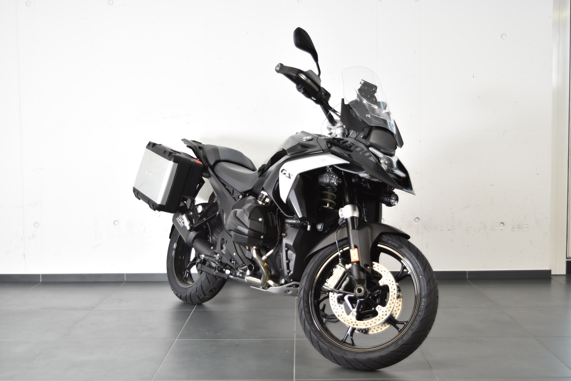 BMW R 1300 GS-image-2