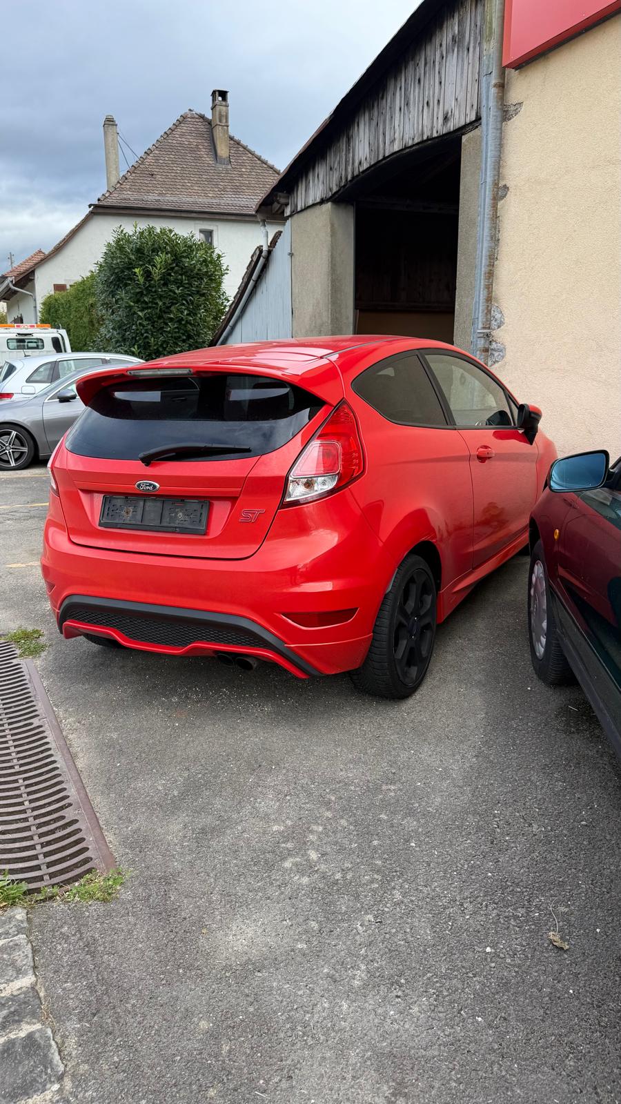 FORD Fiesta 1.6 SCTi ST-2-image-8