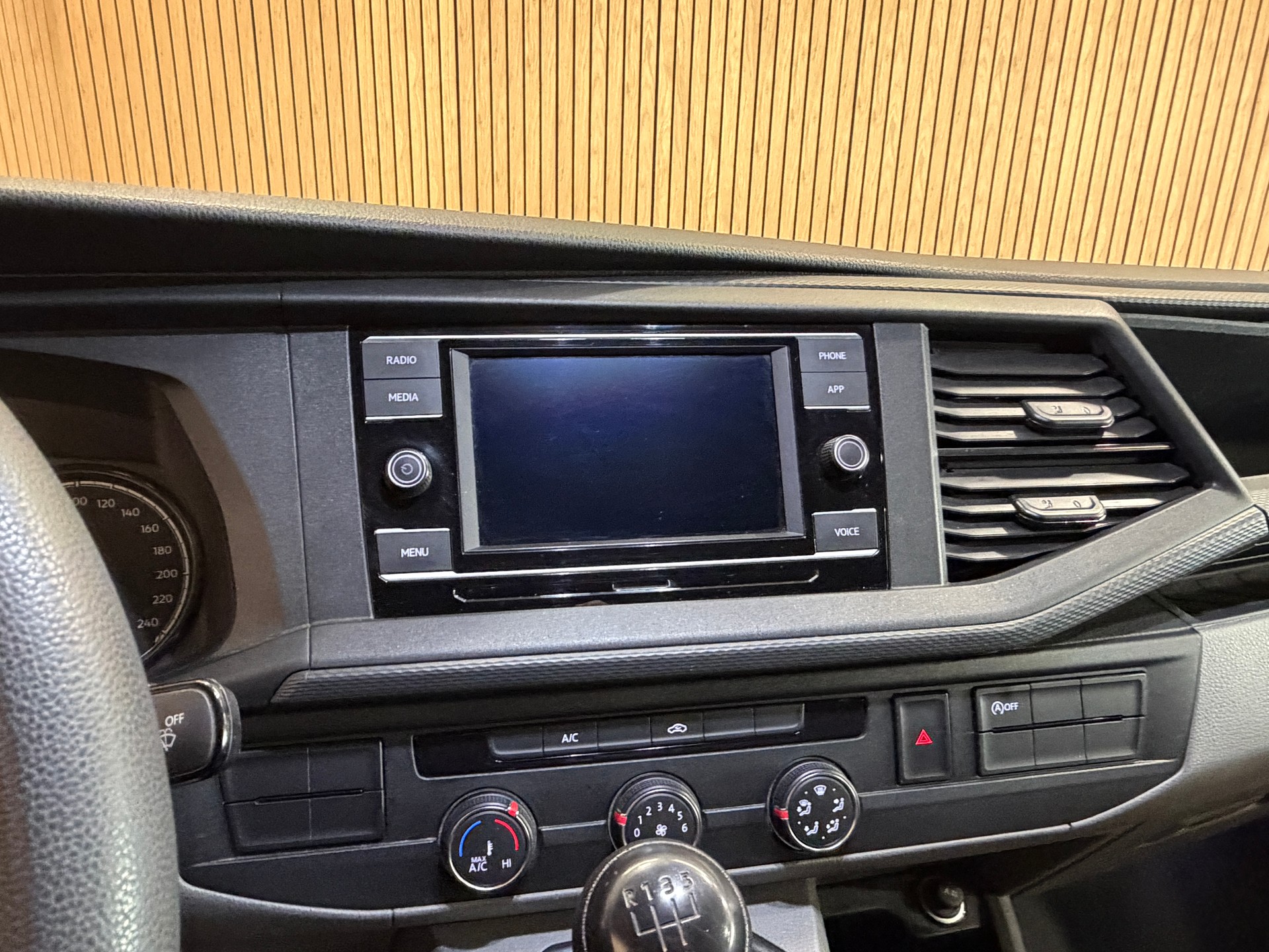 VW T6.1 2.0 TDI Transporter 3 Plätze-image-9