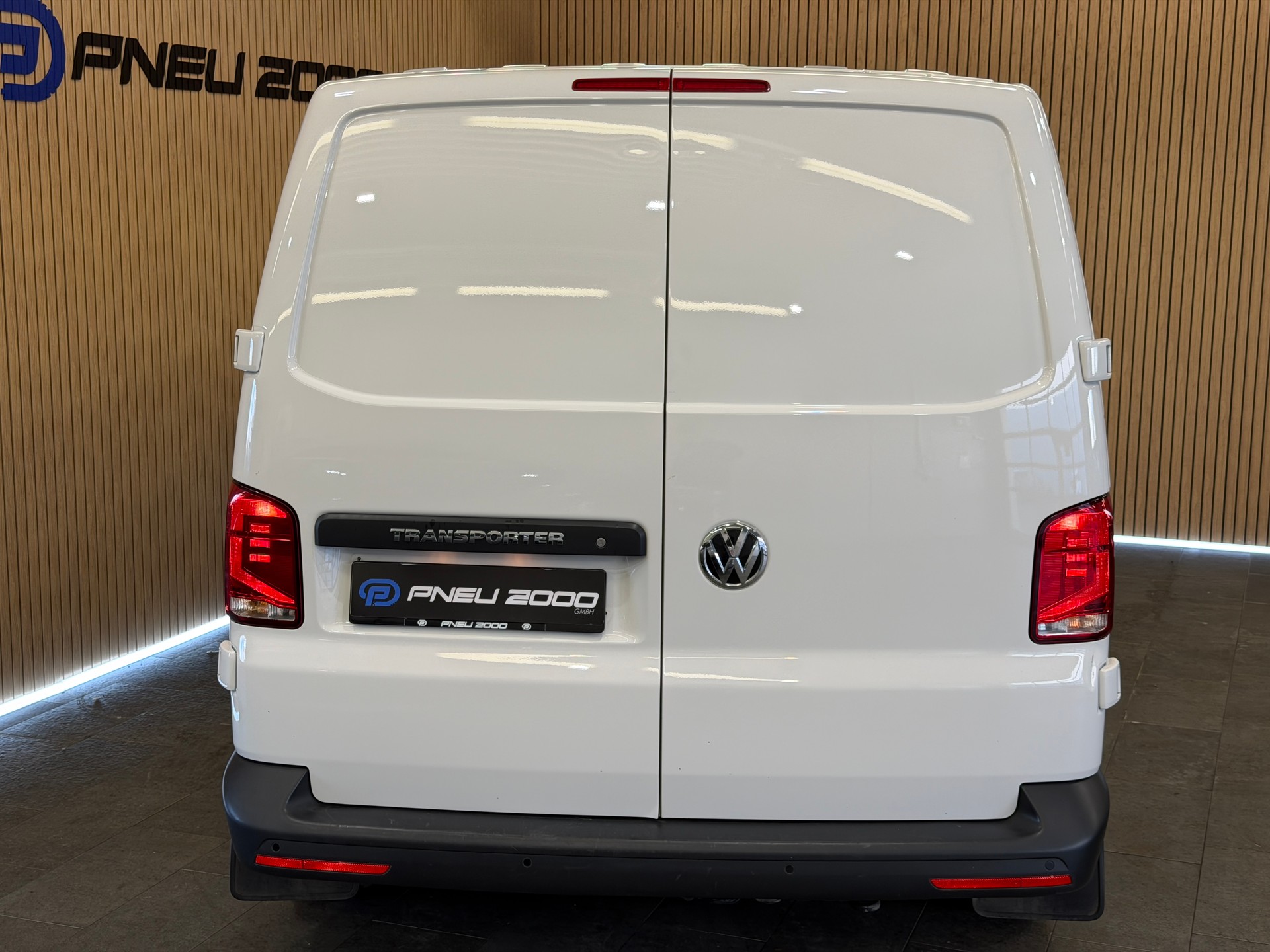 VW T6.1 2.0 TDI Transporter 3 Plätze-showroom-element-3