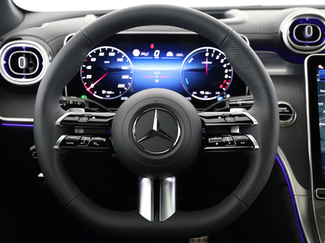 MERCEDES-BENZ GLC 400 e 4Matic 9G-Tronic-image-13