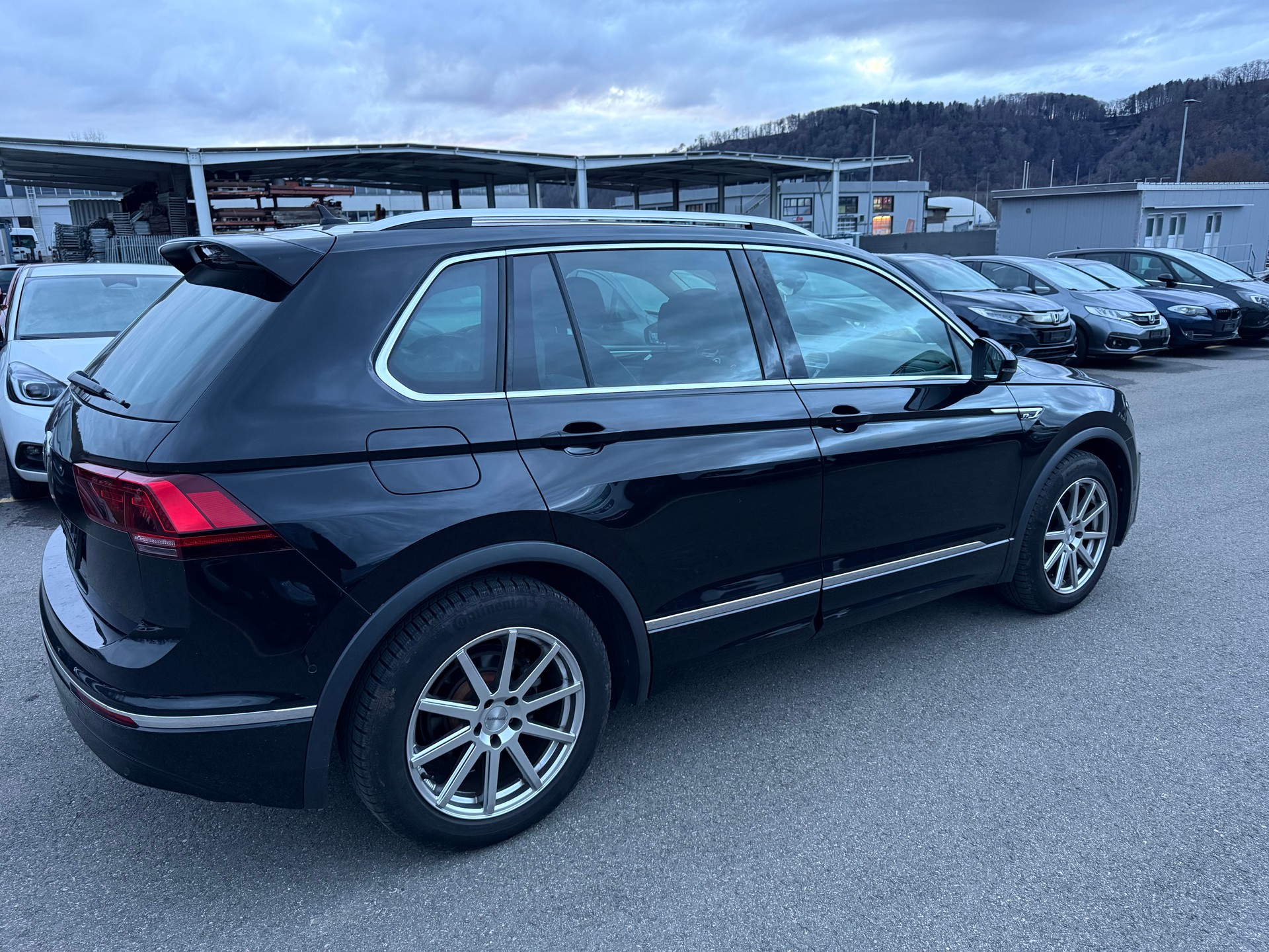 VW Tiguan 1.4TSI ACT R-line Sound 4Motion DSG-image-12