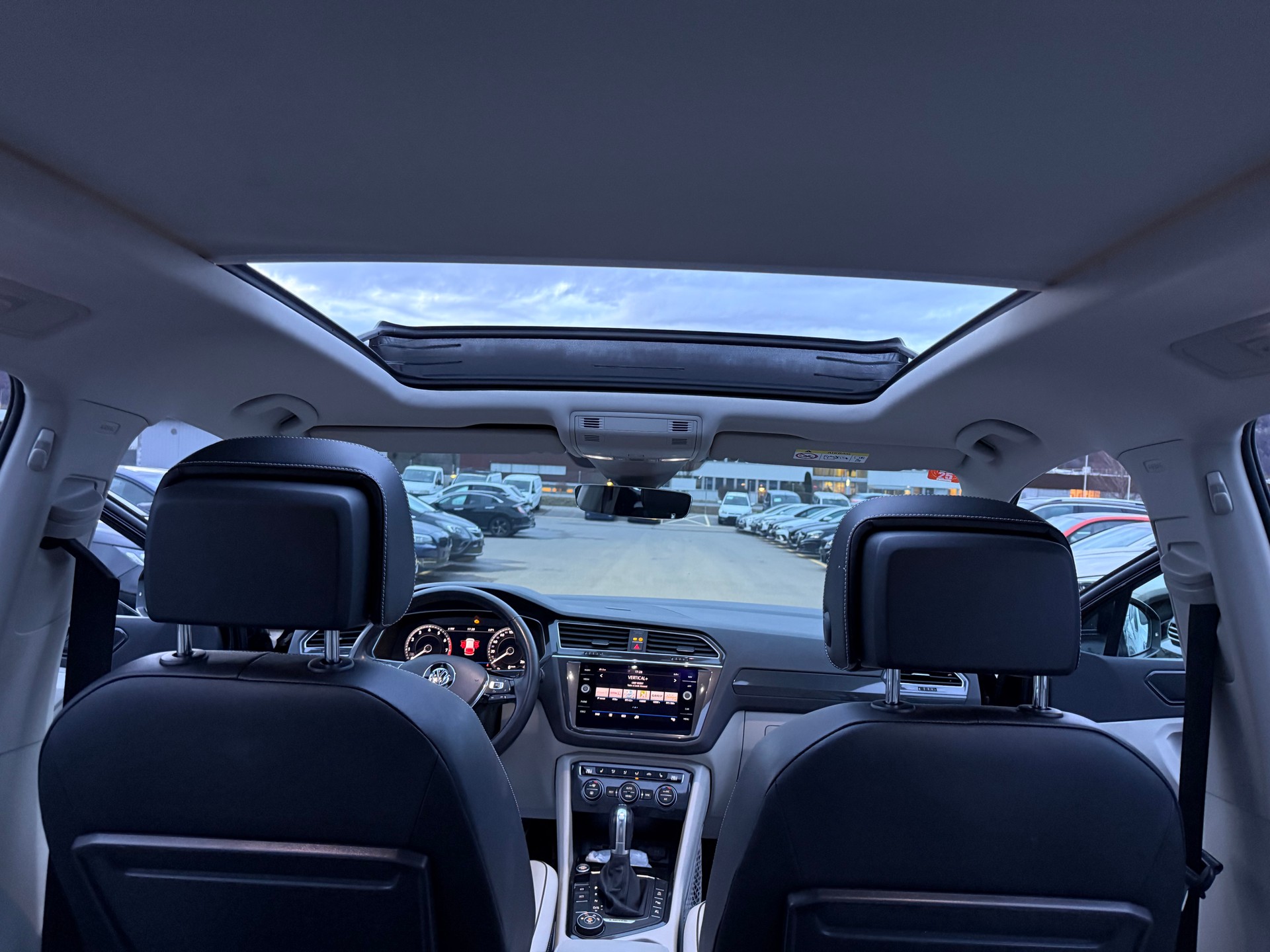 VW Tiguan 1.4TSI ACT R-line Sound 4Motion DSG-image-10