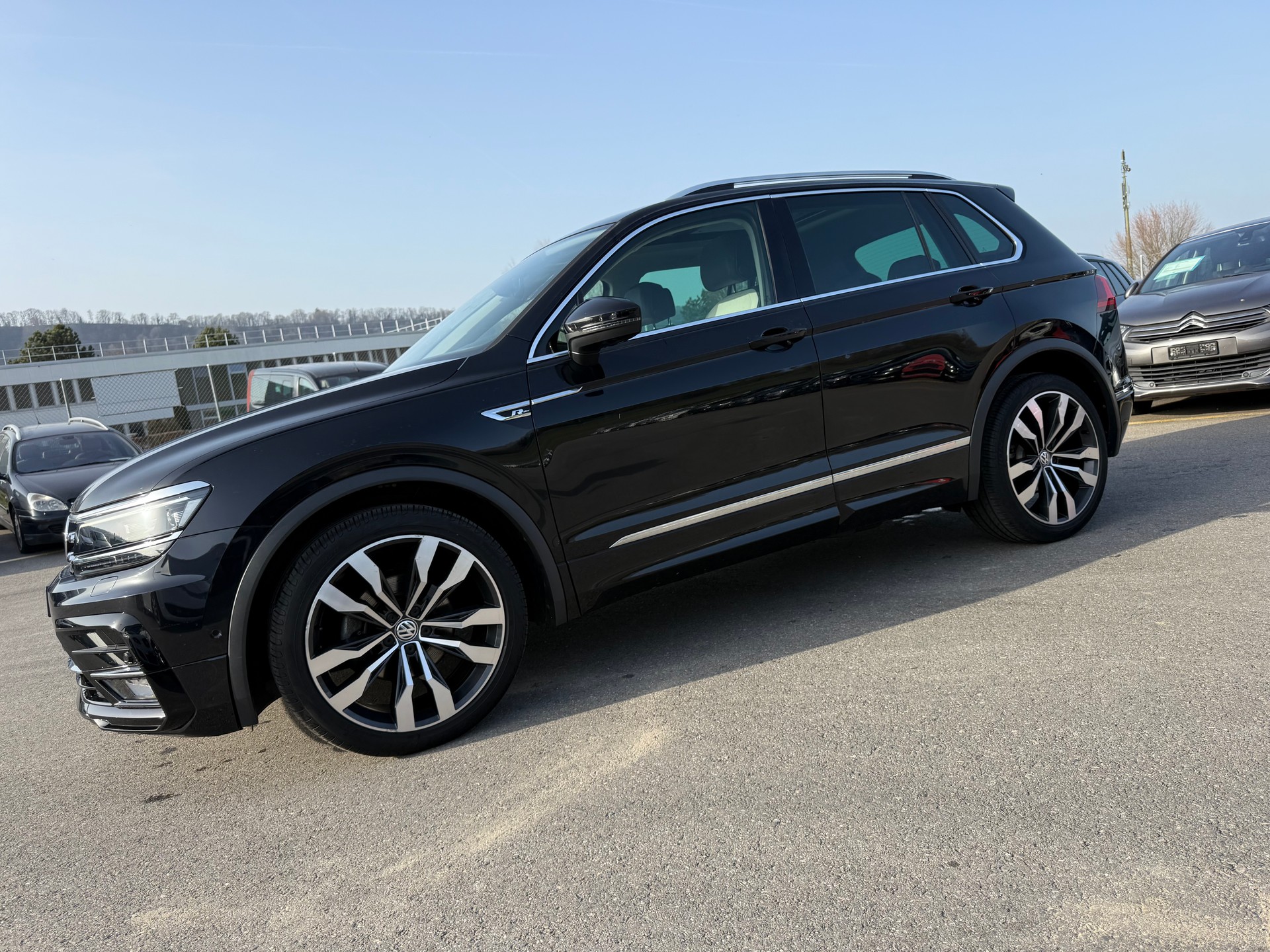 VW Tiguan 1.4TSI ACT R-line Sound 4Motion DSG-showroom-element-1