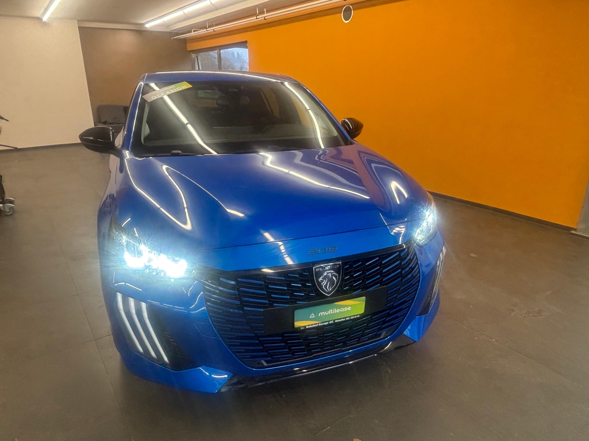 PEUGEOT 208 e-Style-showroom-element-1