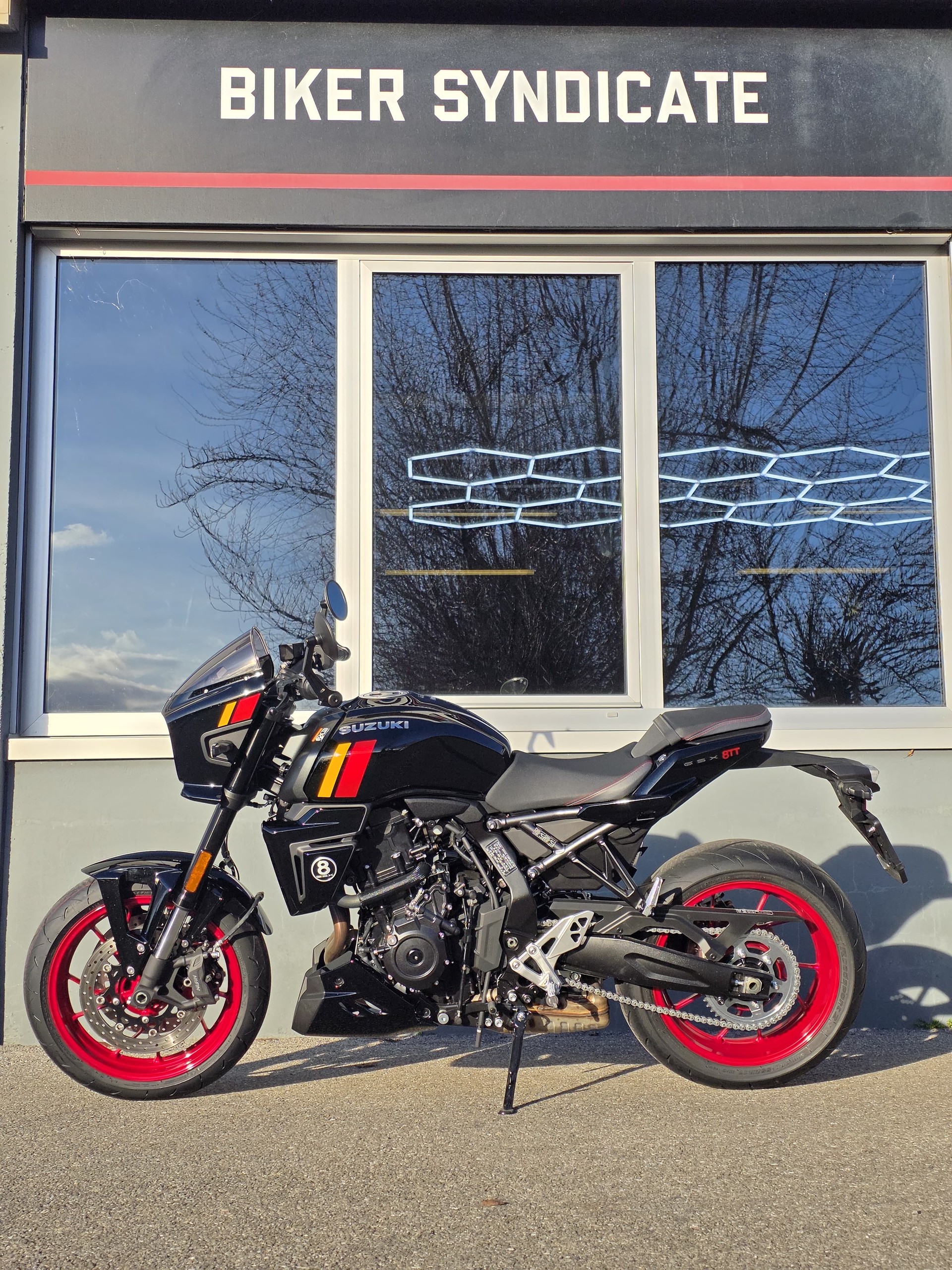 SUZUKI 8TT-image-1