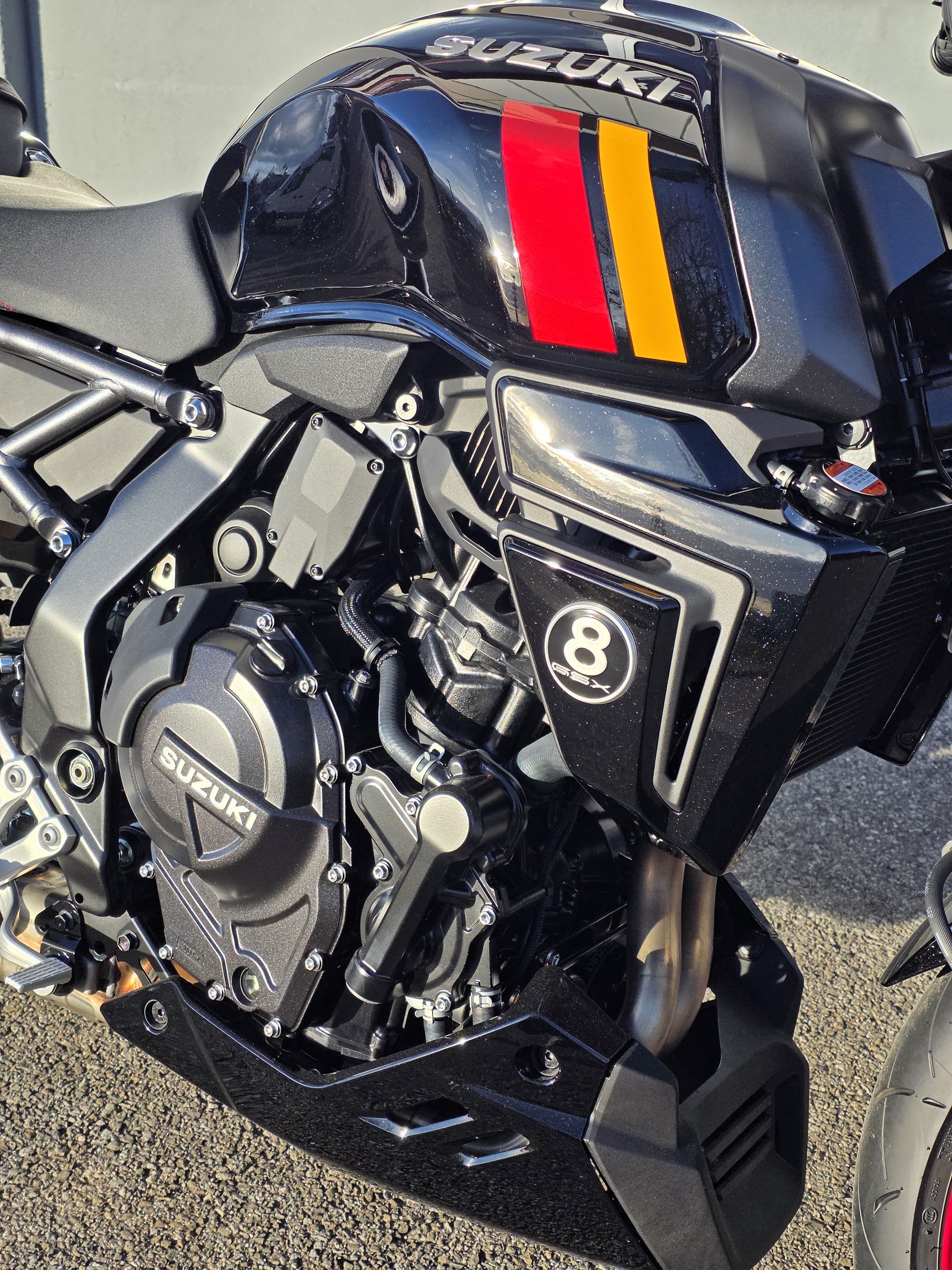 SUZUKI 8TT-image-4