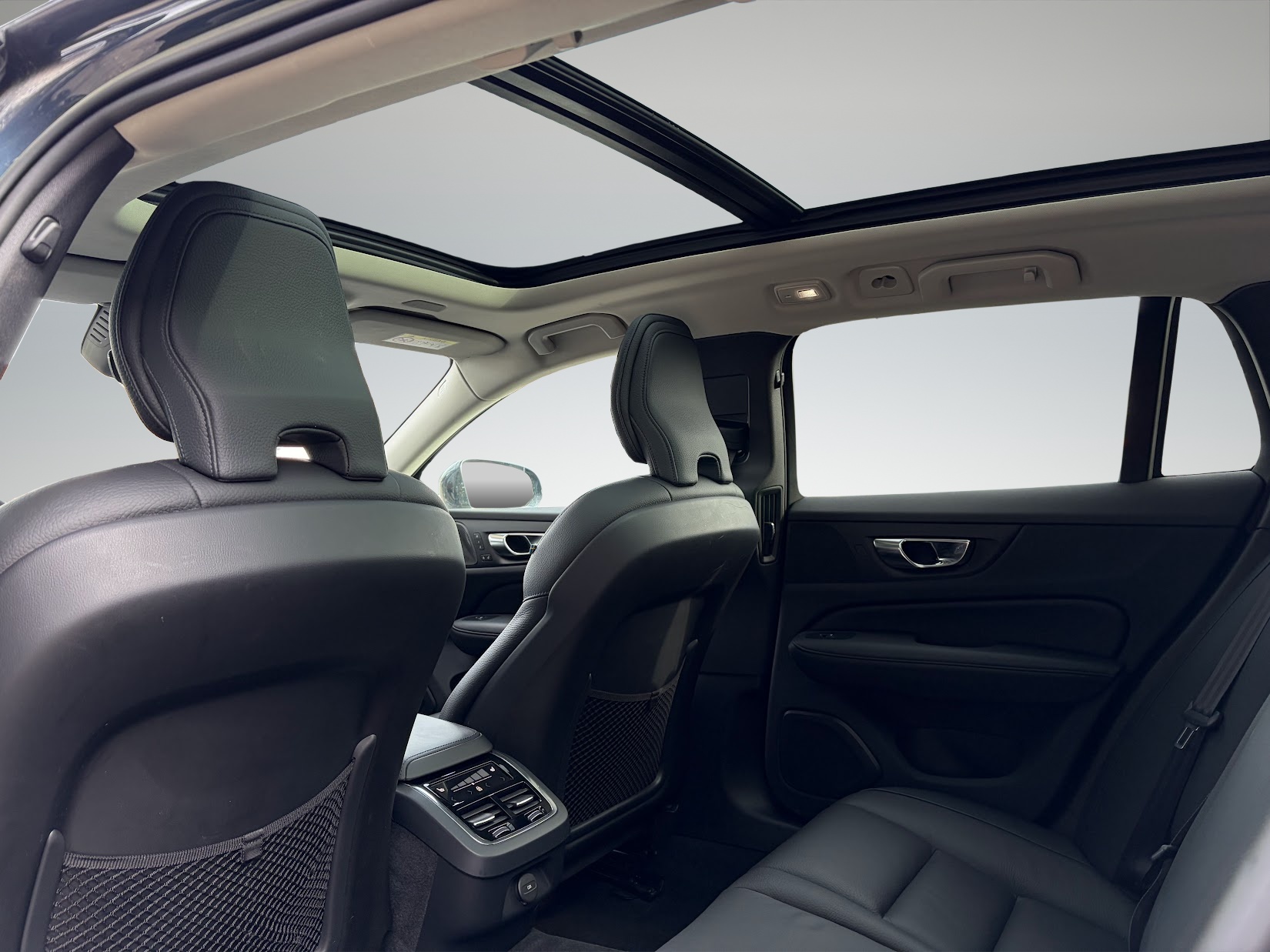 VOLVO V60 Cross Country B4 Diesel Mild Hybrid AWD Geartronic-image-12