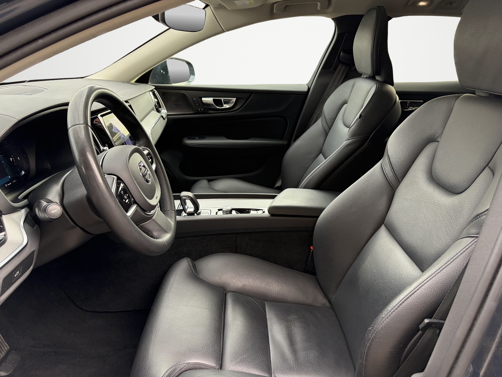VOLVO V60 Cross Country B4 Diesel Mild Hybrid AWD Geartronic-image-8