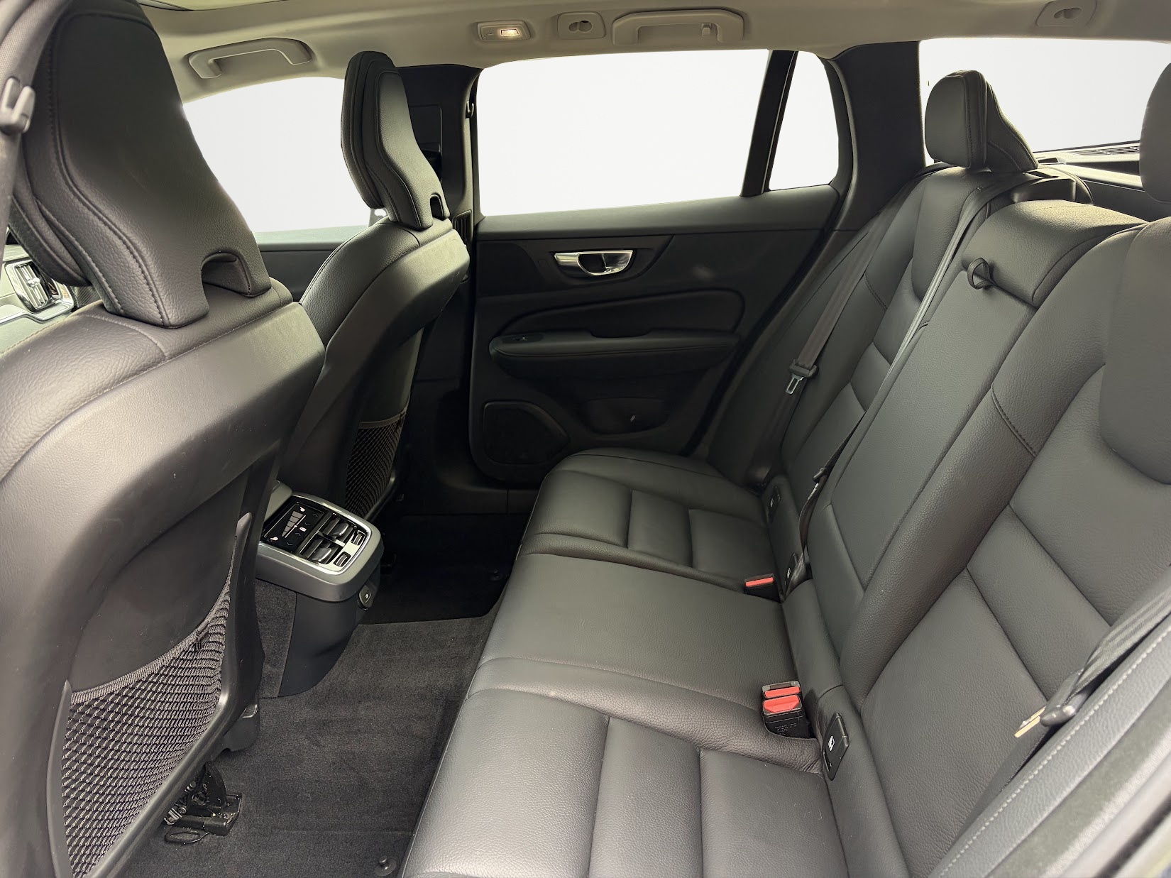 VOLVO V60 Cross Country B4 Diesel Mild Hybrid AWD Geartronic-image-11