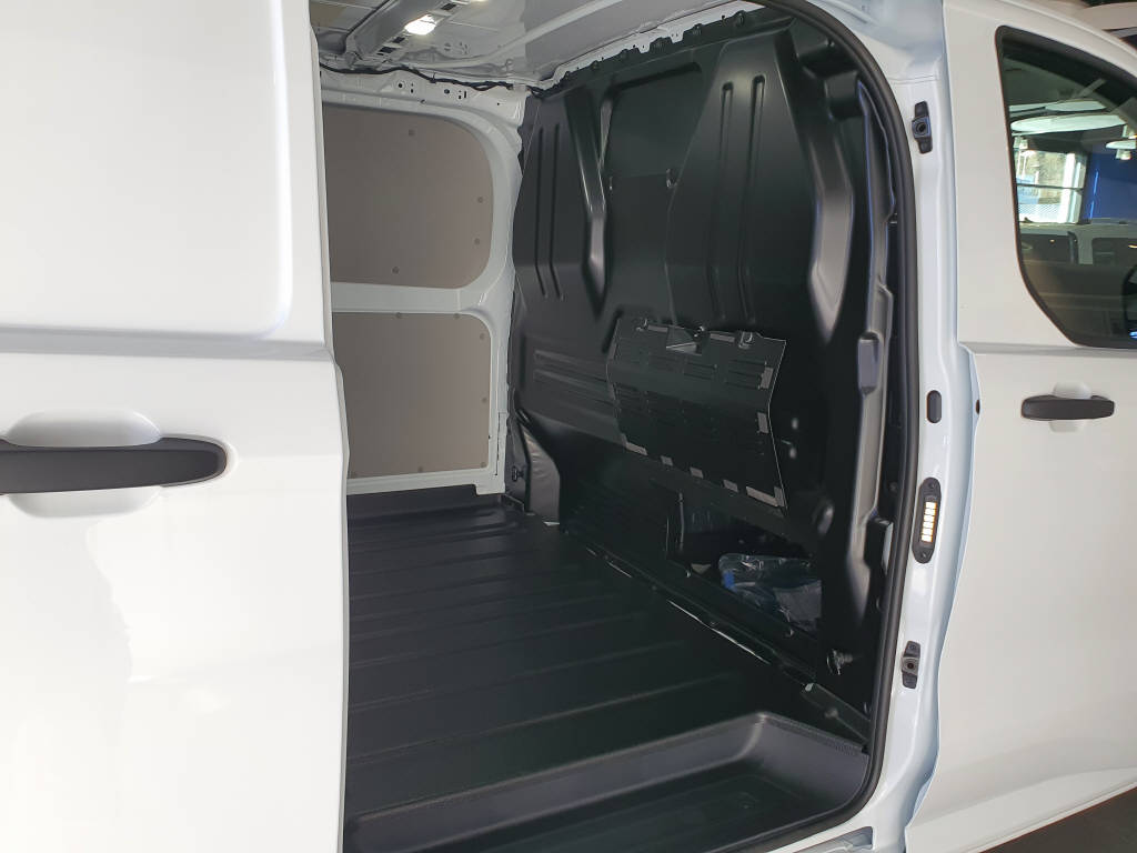FORD Transit Custom Van 320 L1 2.5 Duratec 233 Trend PHEV-image-12