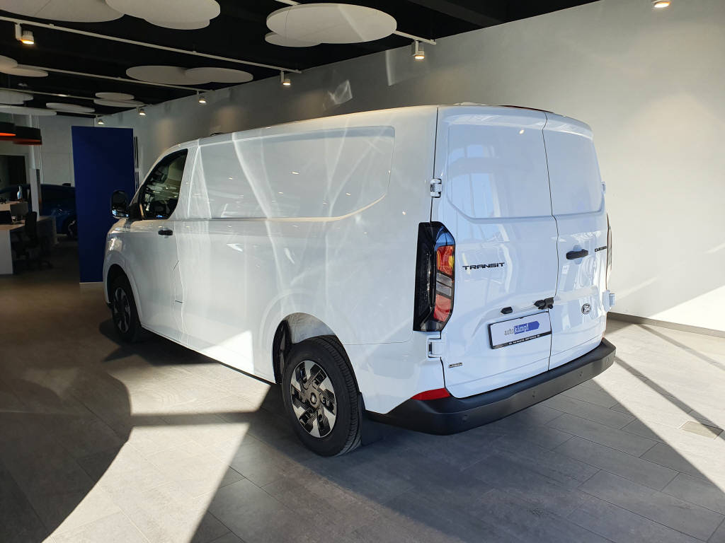 FORD Transit Custom Van 320 L1 2.5 Duratec 233 Trend PHEV-image-6