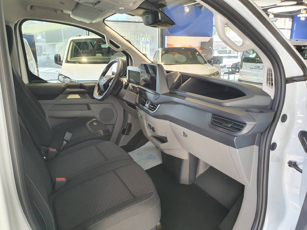 FORD Transit Custom Van 320 L1 2.5 Duratec 233 Trend PHEV-image-9