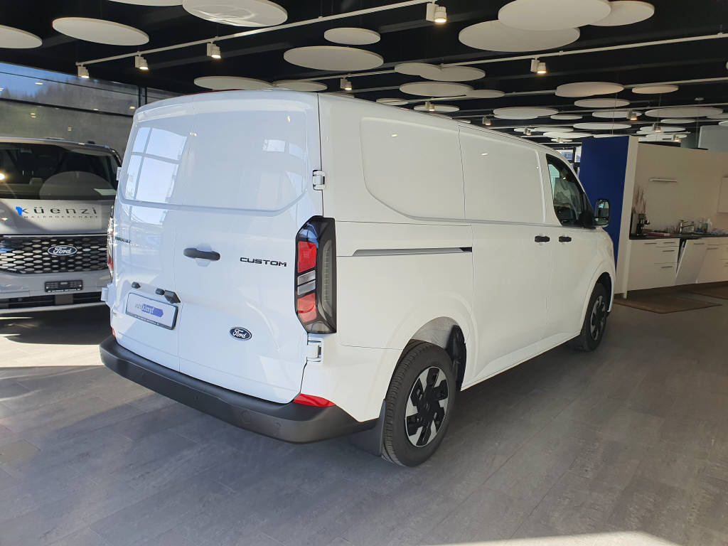 FORD Transit Custom Van 320 L1 2.5 Duratec 233 Trend PHEV-image-4