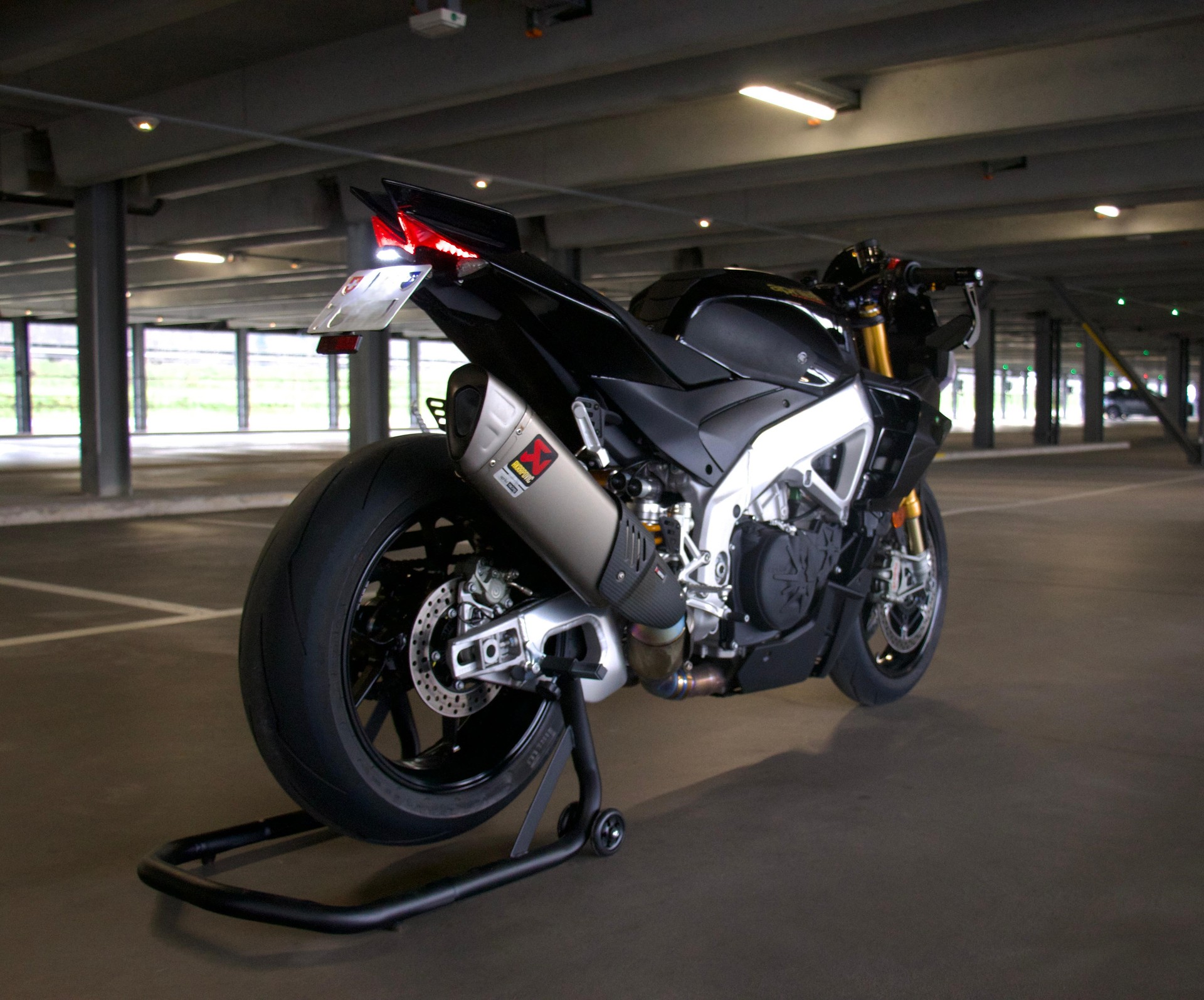 APRILIA Tuono V4 Factory All Black