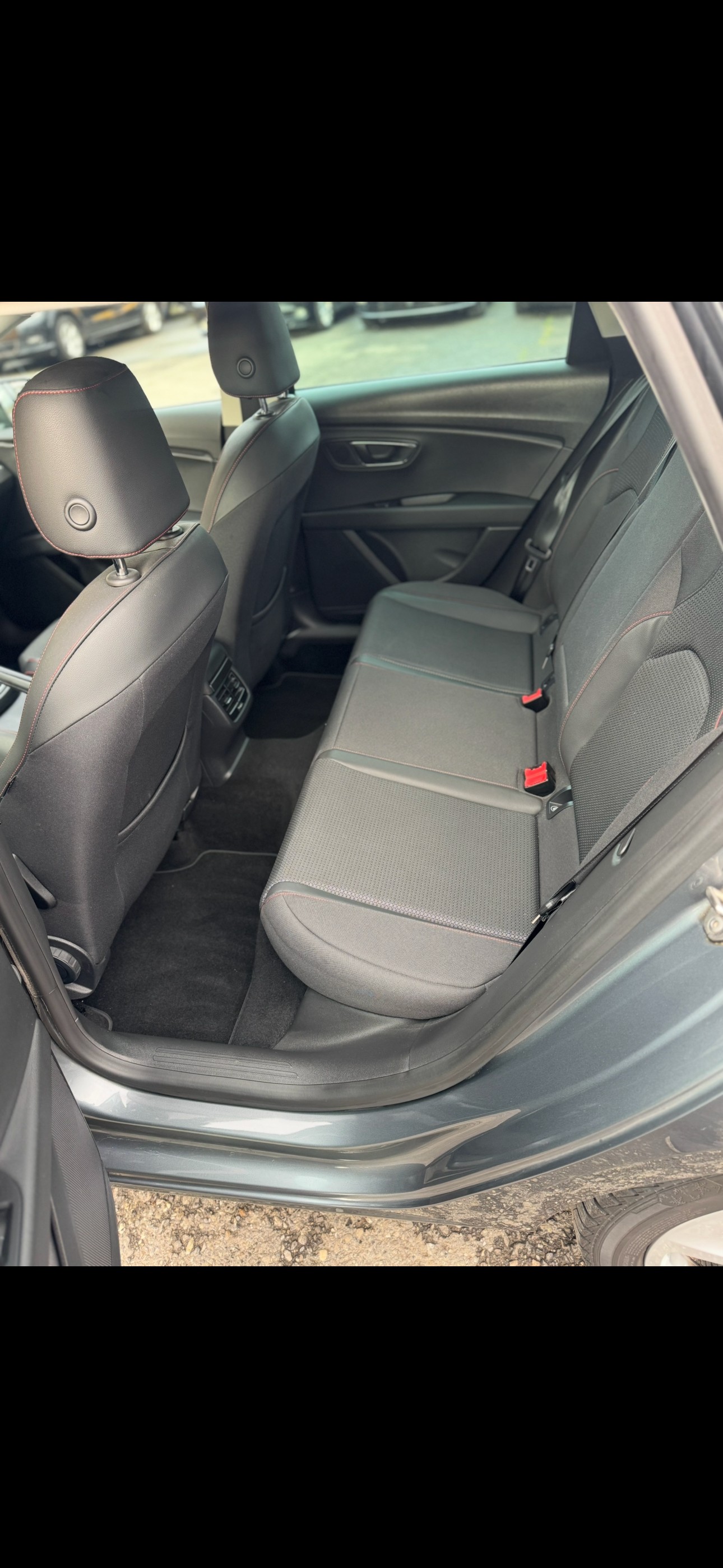 SEAT Leon ST 2.0 TDI FR 4Drive-image-8