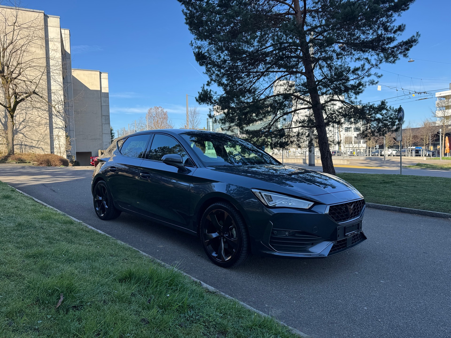 CUPRA LEON-image-2