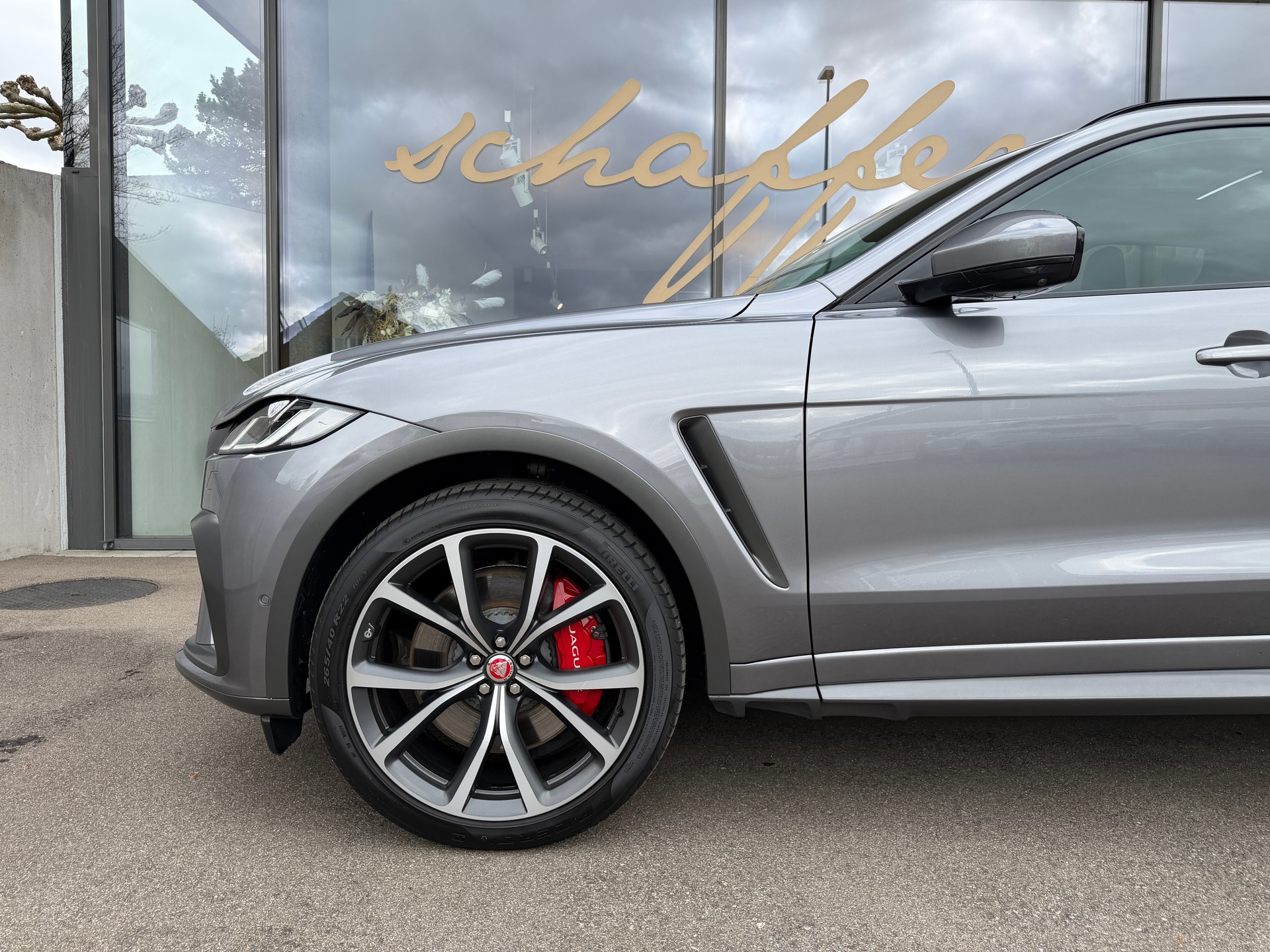 JAGUAR F-Pace 5.0 V8 SVR P550 AWD-image-5