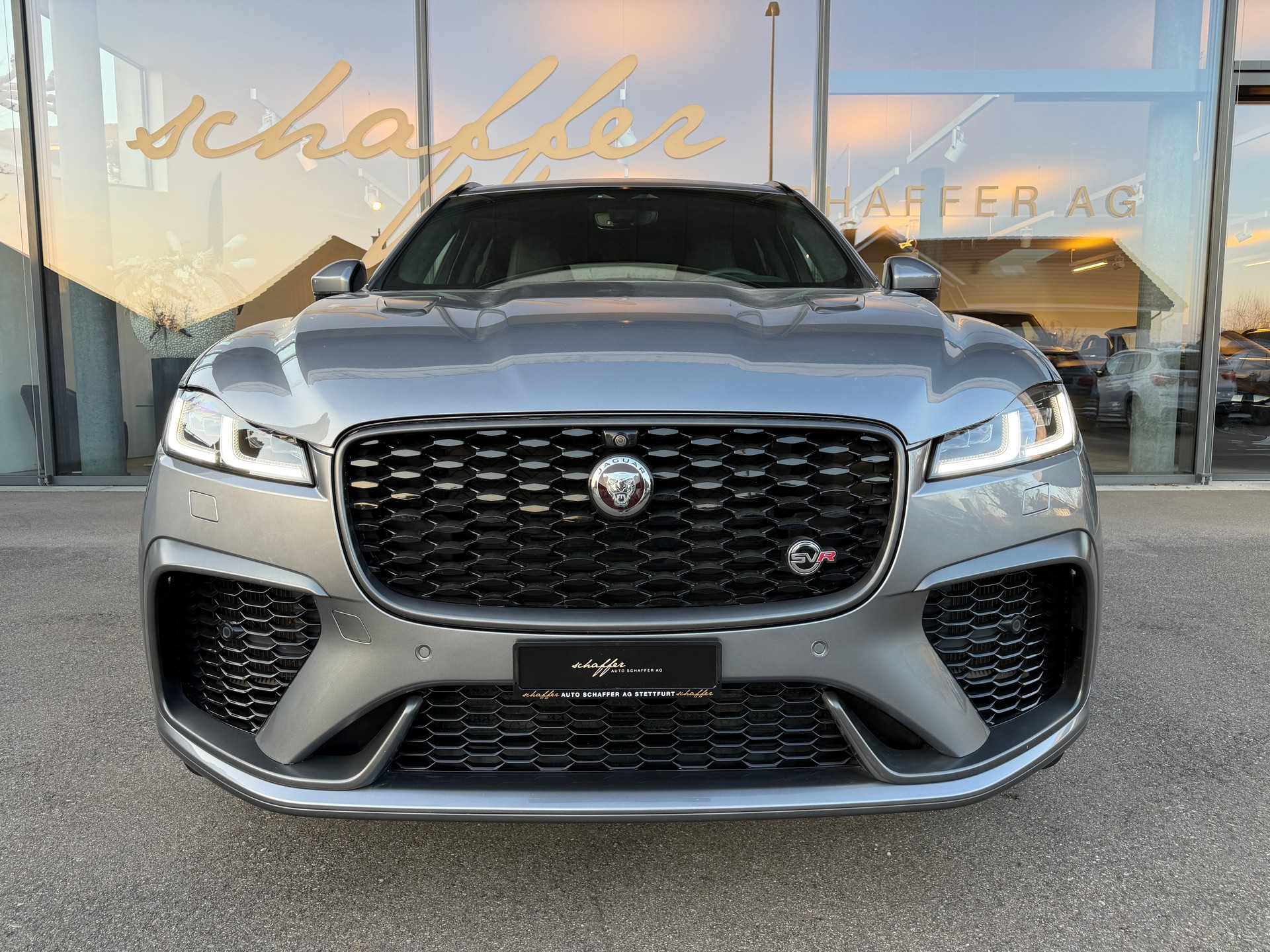 JAGUAR F-Pace 5.0 V8 SVR P550 AWD-showroom-element-2