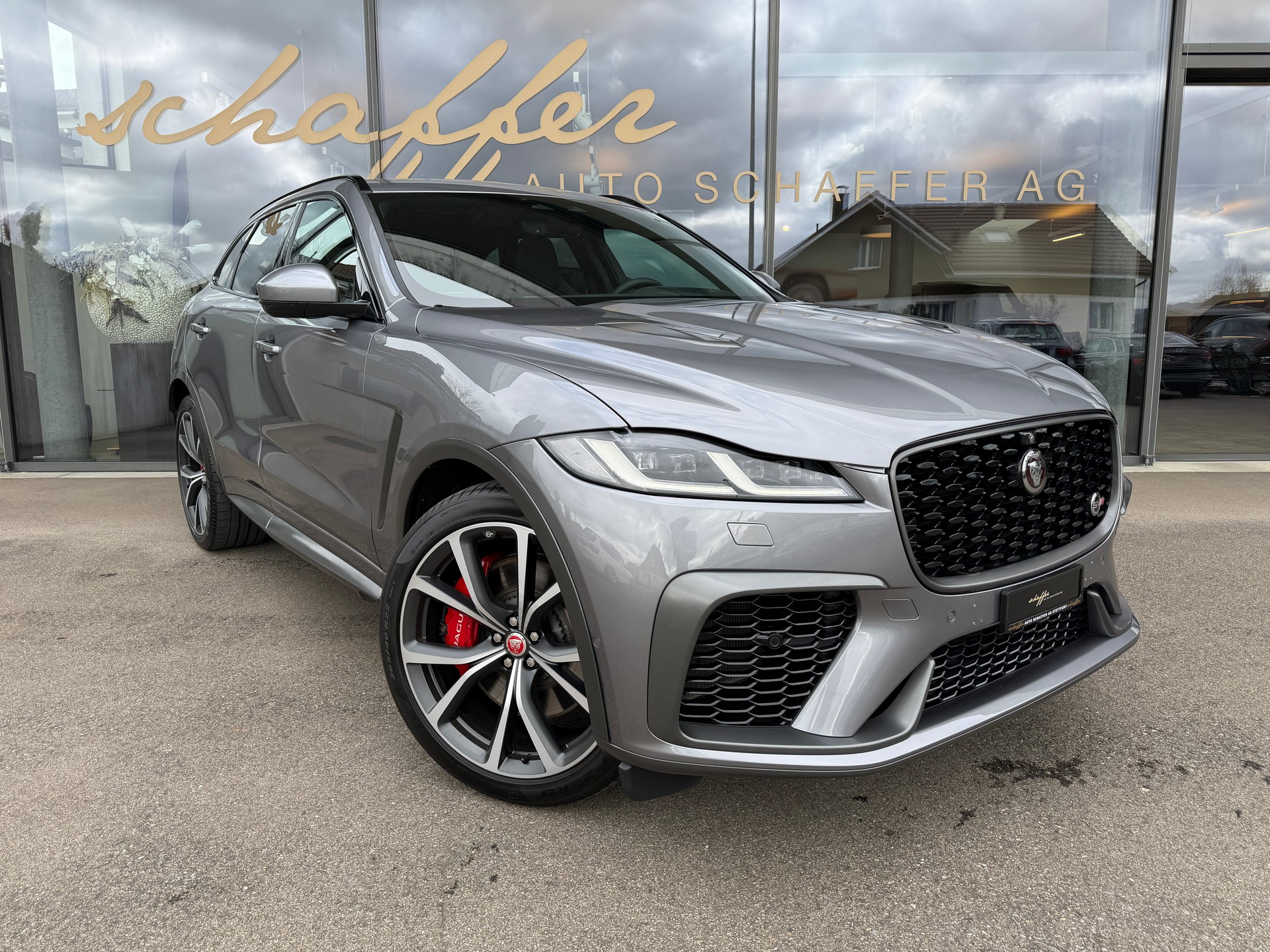 JAGUAR F-Pace 5.0 V8 SVR P550 AWD-showroom-element-3